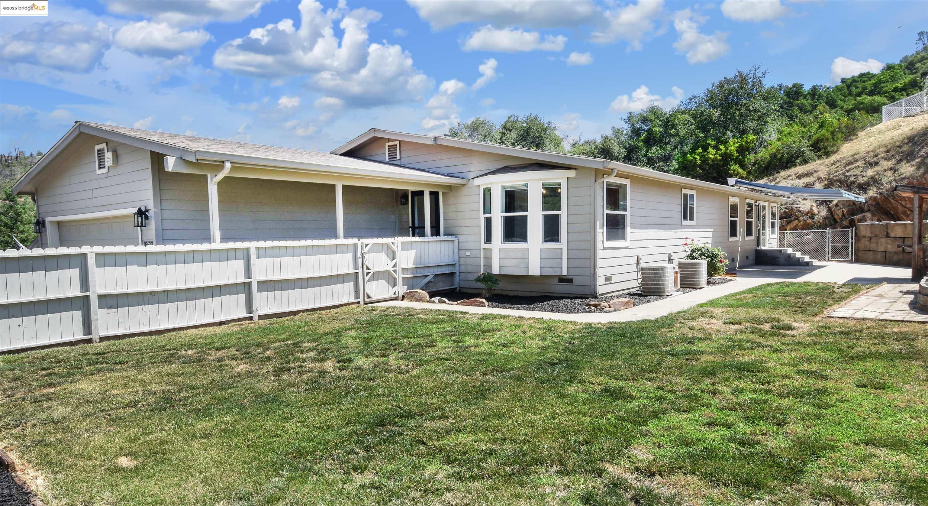 Detail Gallery Image 1 of 1 For 18635 Manor Dr, Jamestown,  CA 95327 - 3 Beds | 2 Baths