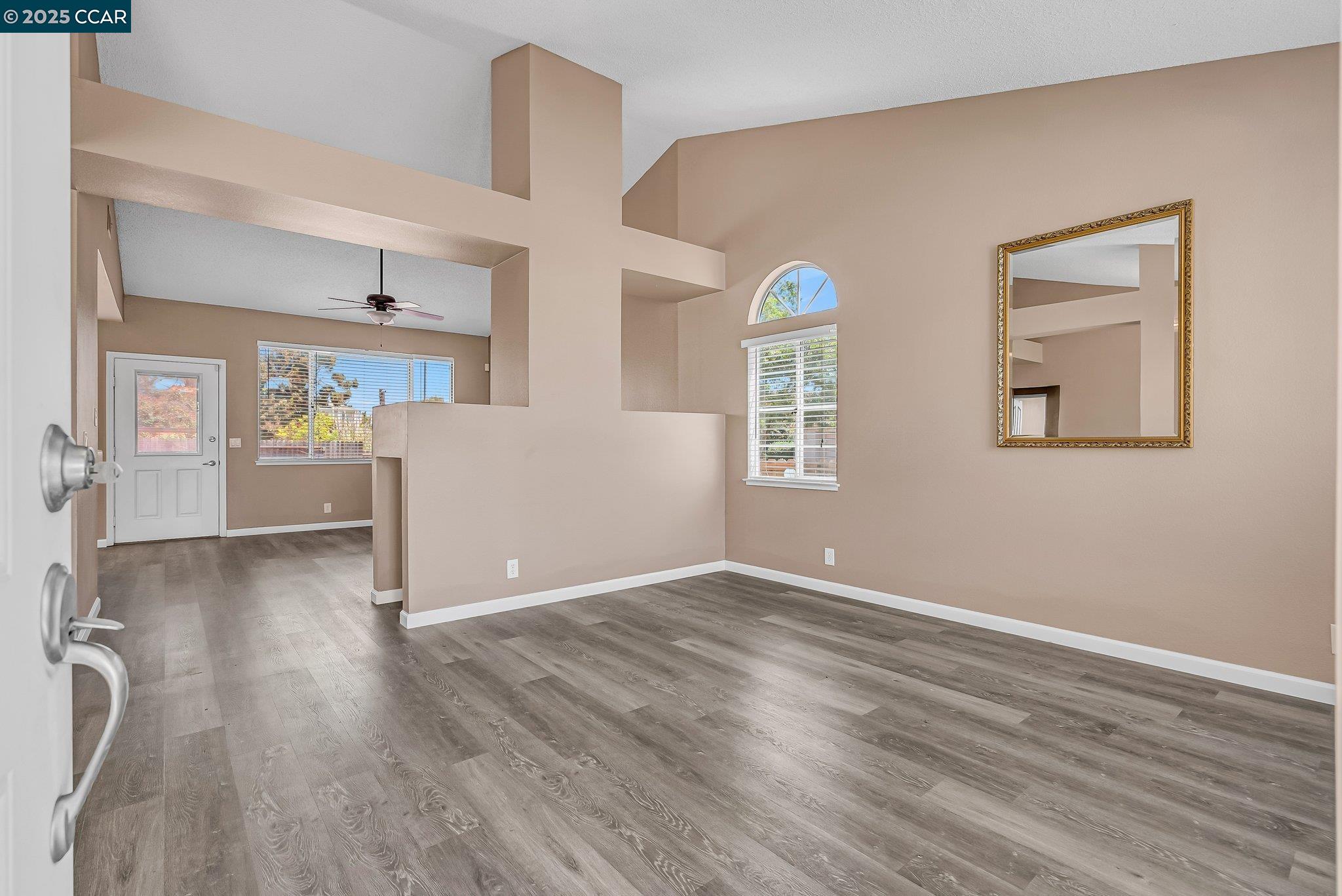 Detail Gallery Image 2 of 34 For 800 Gazebo Ct, Suisun City,  CA 94585 - 3 Beds | 2 Baths