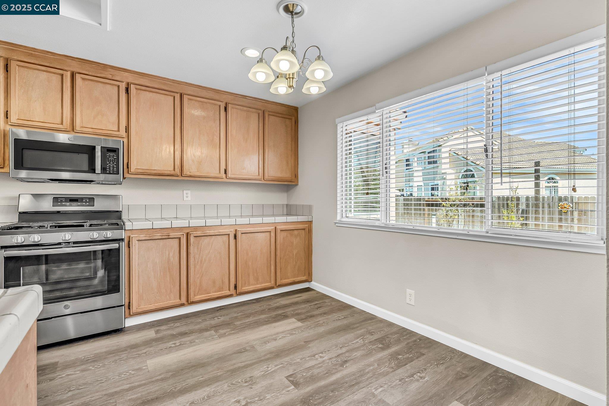 Detail Gallery Image 12 of 34 For 800 Gazebo Ct, Suisun City,  CA 94585 - 3 Beds | 2 Baths
