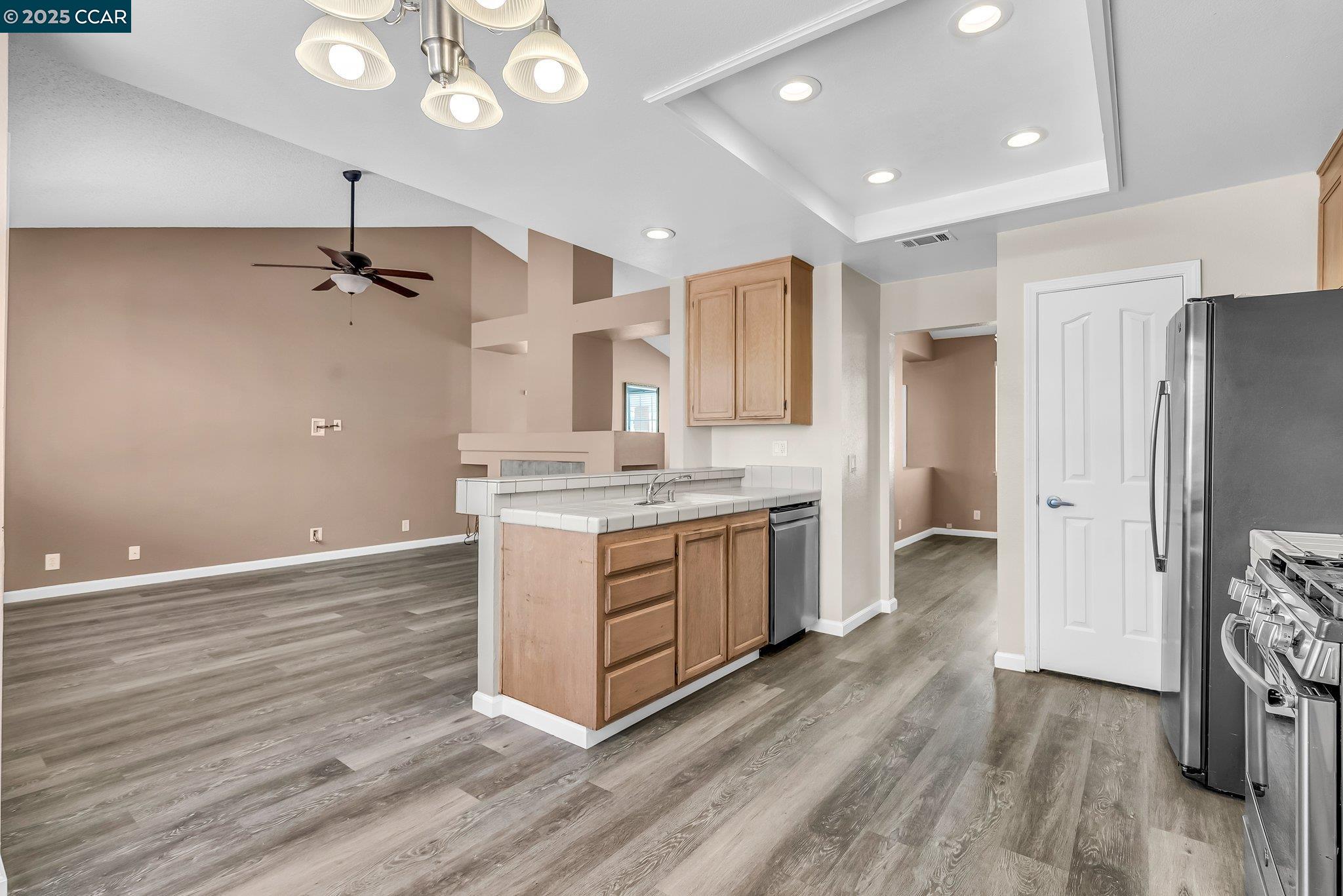 Detail Gallery Image 14 of 34 For 800 Gazebo Ct, Suisun City,  CA 94585 - 3 Beds | 2 Baths