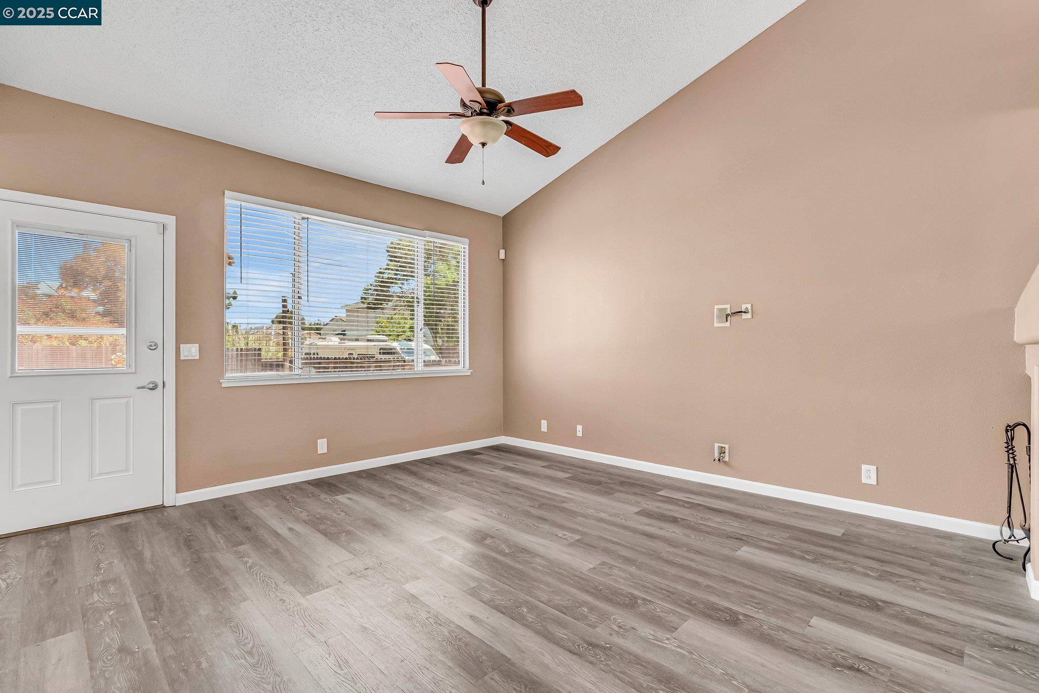Detail Gallery Image 5 of 34 For 800 Gazebo Ct, Suisun City,  CA 94585 - 3 Beds | 2 Baths