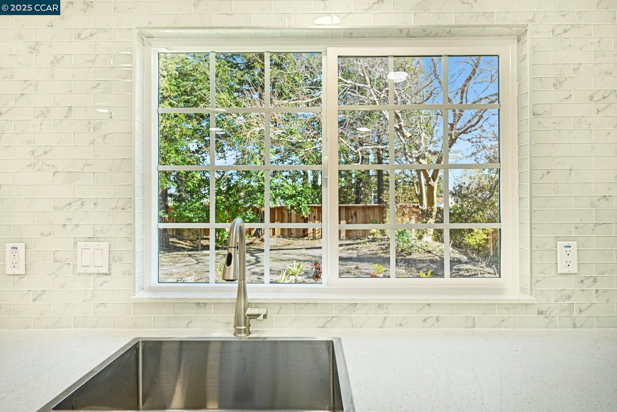 Detail Gallery Image 12 of 36 For 1181 Sunlight Circle, Concord,  CA 94518 - 4 Beds | 3 Baths