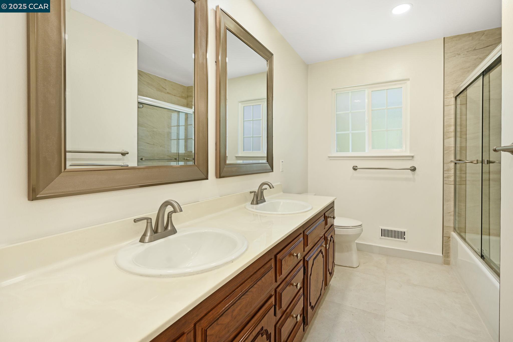 Detail Gallery Image 22 of 36 For 1181 Sunlight Circle, Concord,  CA 94518 - 4 Beds | 3 Baths