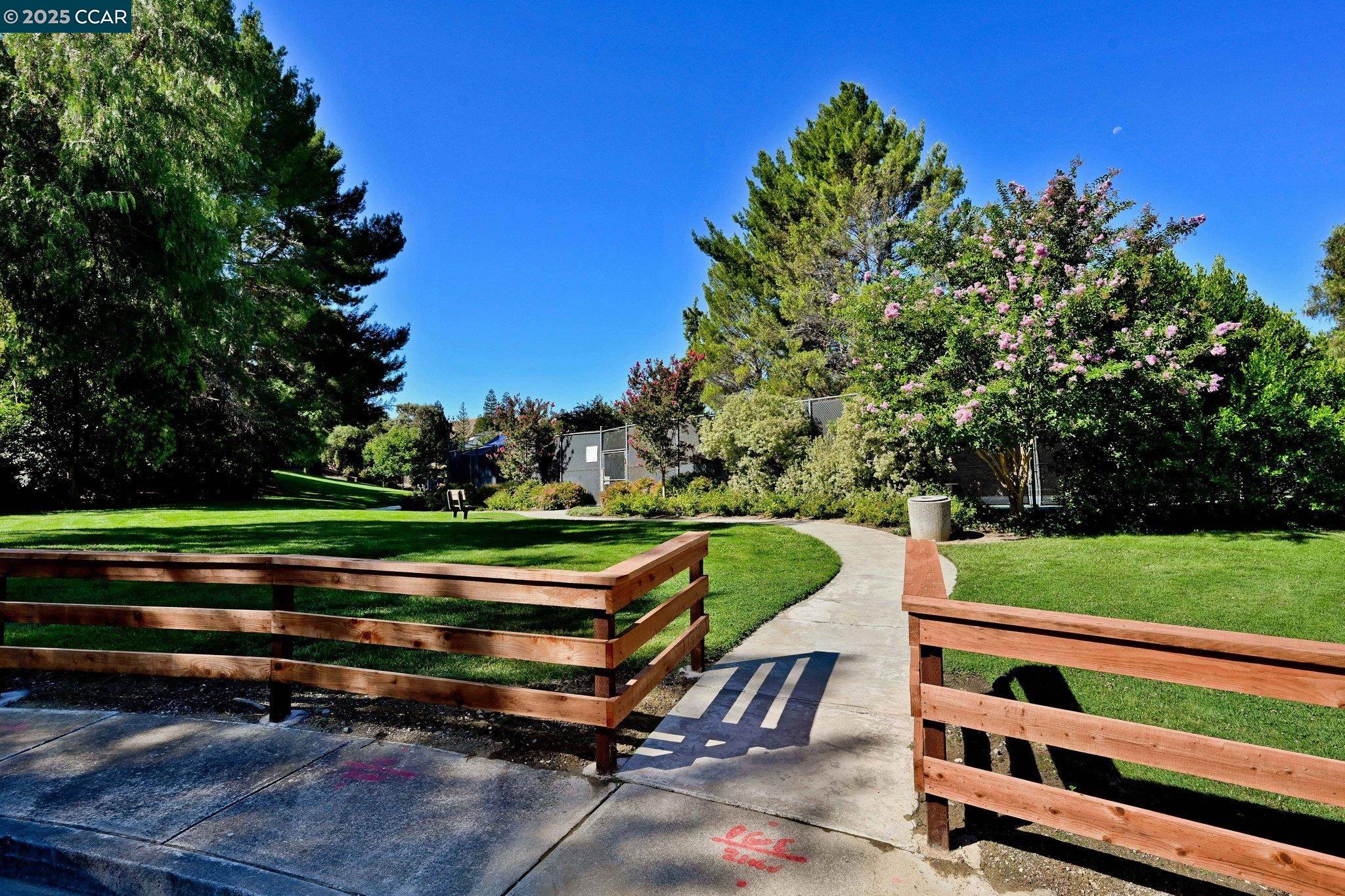 Detail Gallery Image 31 of 36 For 1181 Sunlight Circle, Concord,  CA 94518 - 4 Beds | 3 Baths