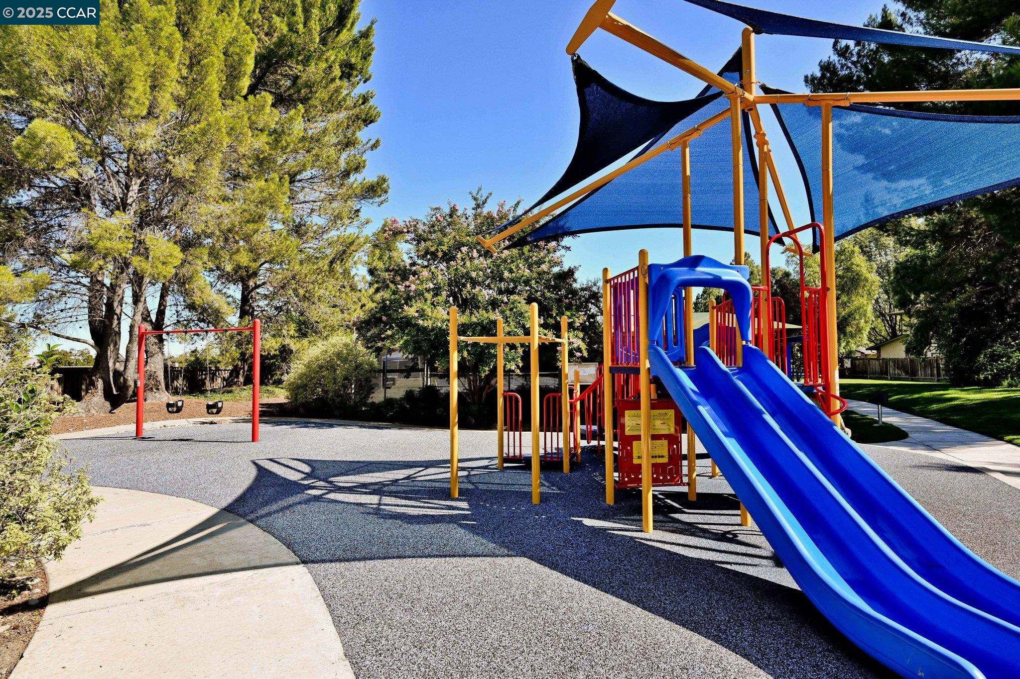 Detail Gallery Image 35 of 36 For 1181 Sunlight Circle, Concord,  CA 94518 - 4 Beds | 3 Baths