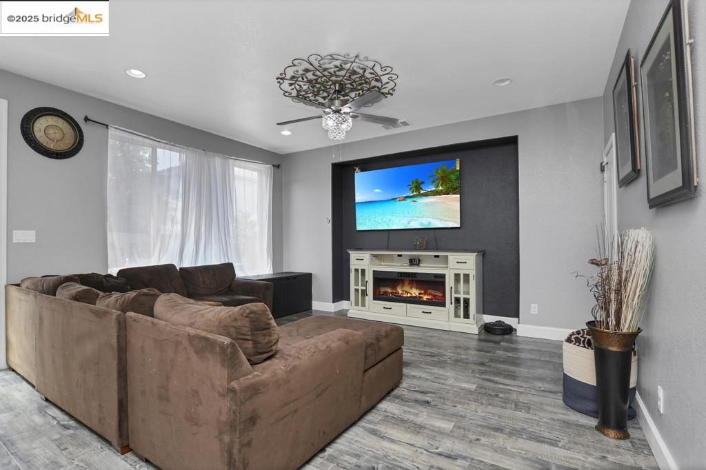 Detail Gallery Image 14 of 40 For 25 Solitude Ct, Oakley,  CA 94561 - 4 Beds | 2/1 Baths