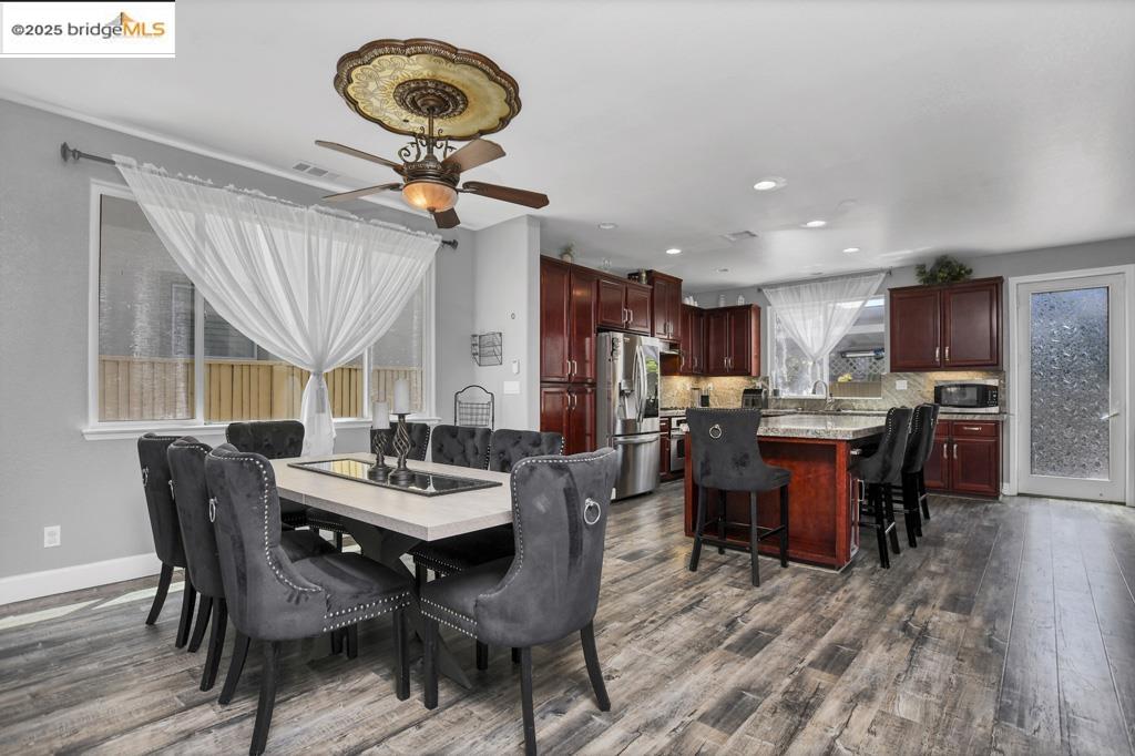 Detail Gallery Image 9 of 40 For 25 Solitude Ct, Oakley,  CA 94561 - 4 Beds | 2/1 Baths