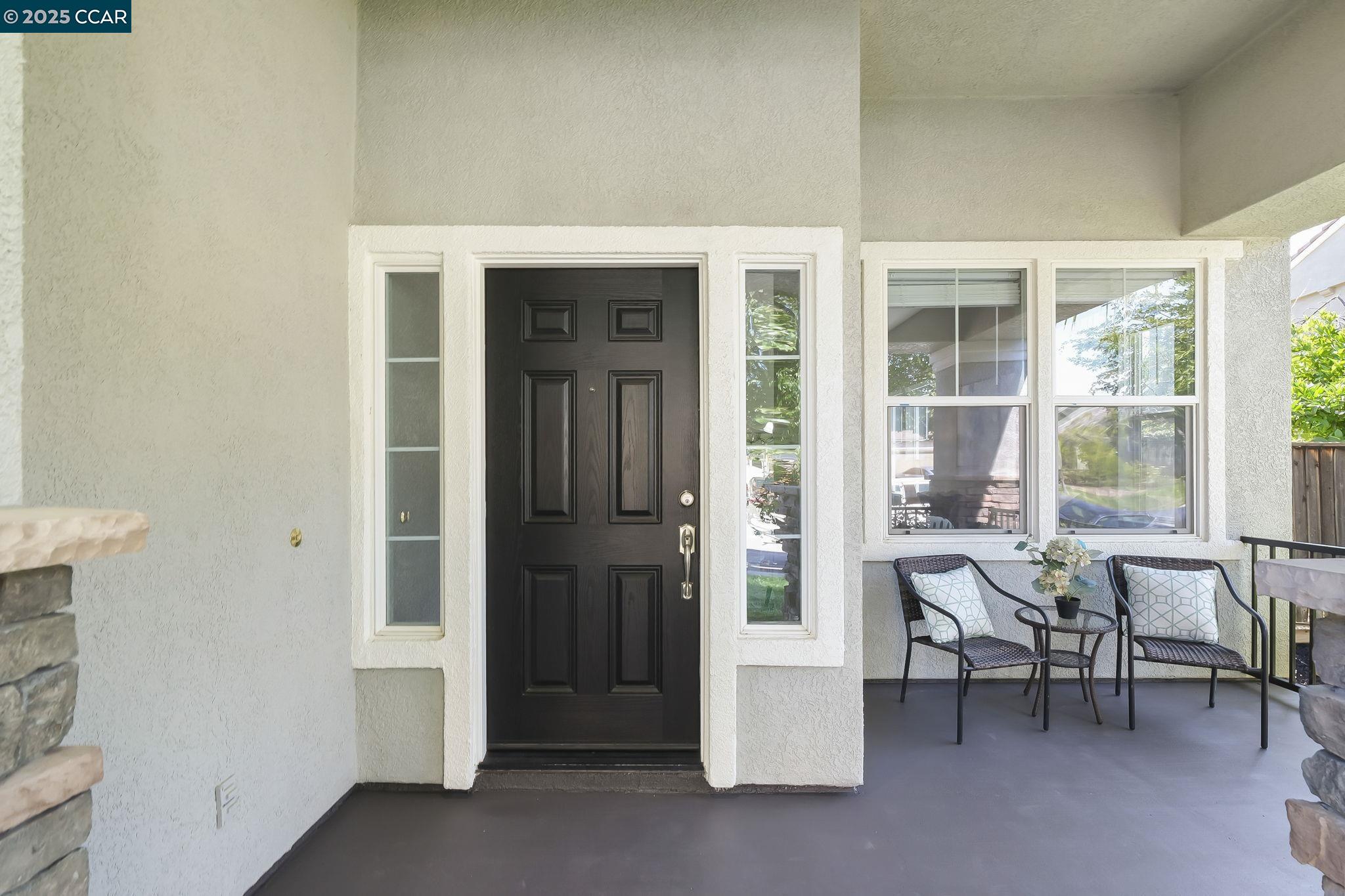 Detail Gallery Image 3 of 28 For 2621 Carson Way, Antioch,  CA 94531 - 5 Beds | 3 Baths
