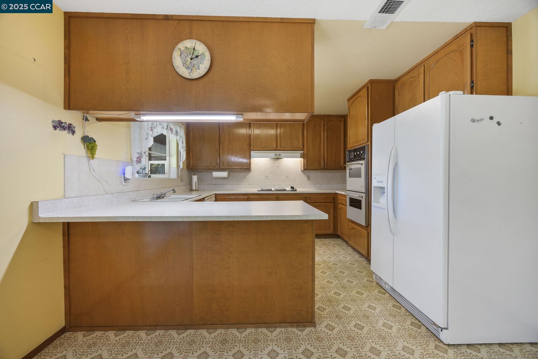 Detail Gallery Image 11 of 35 For 231 Barcelona St, Vallejo,  CA 94591 - 4 Beds | 3 Baths
