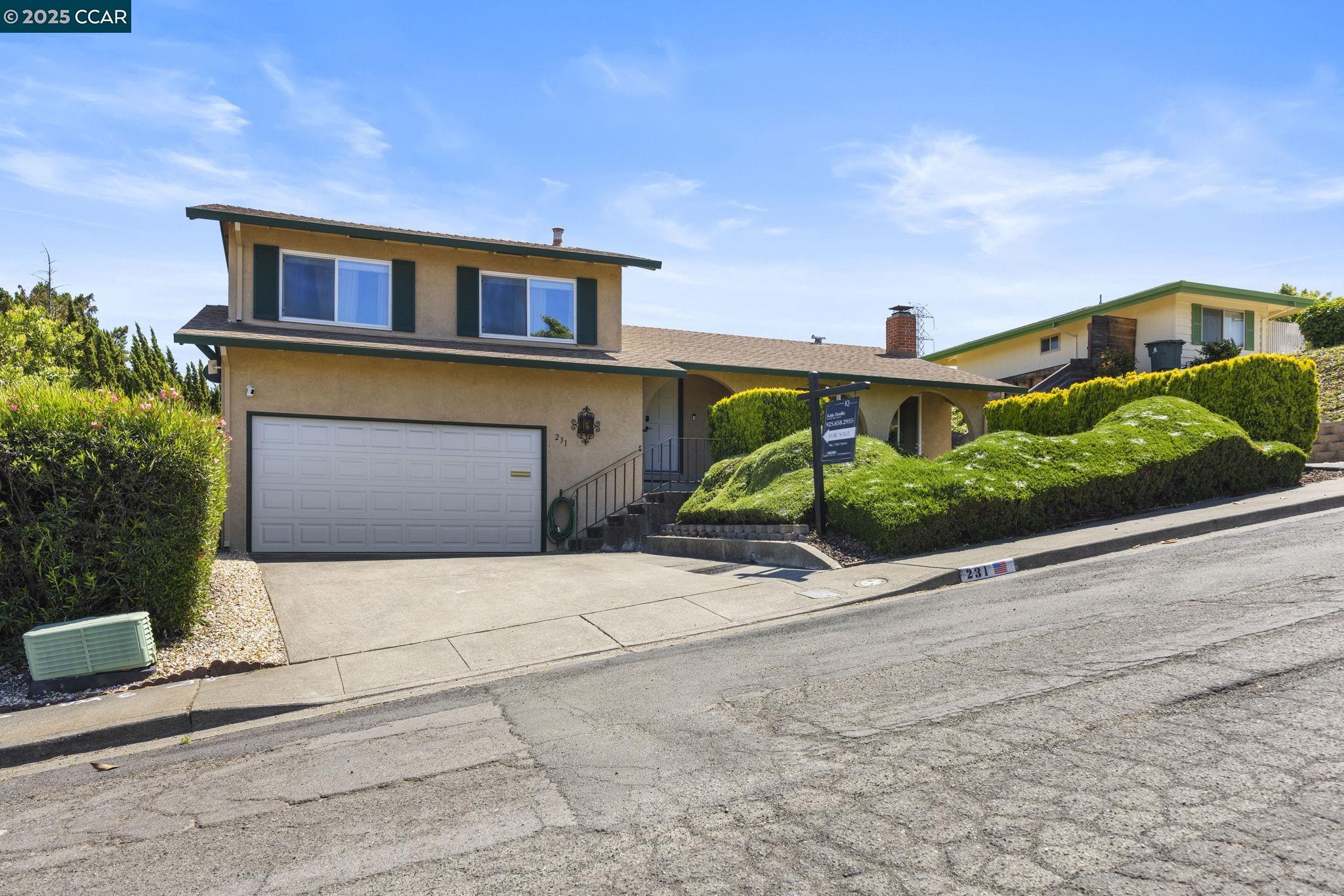 Detail Gallery Image 3 of 35 For 231 Barcelona St, Vallejo,  CA 94591 - 4 Beds | 3 Baths