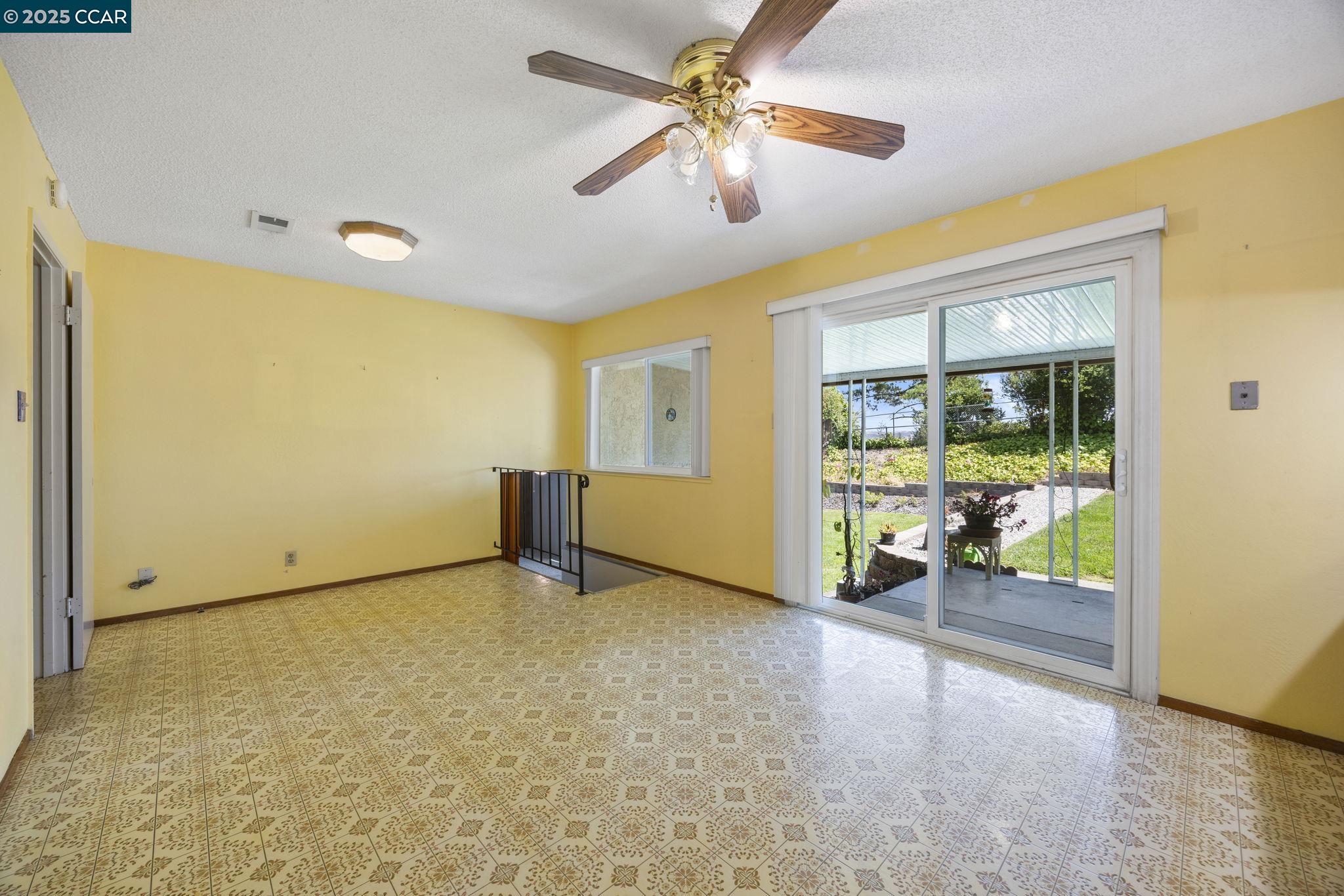 Detail Gallery Image 9 of 35 For 231 Barcelona St, Vallejo,  CA 94591 - 4 Beds | 3 Baths