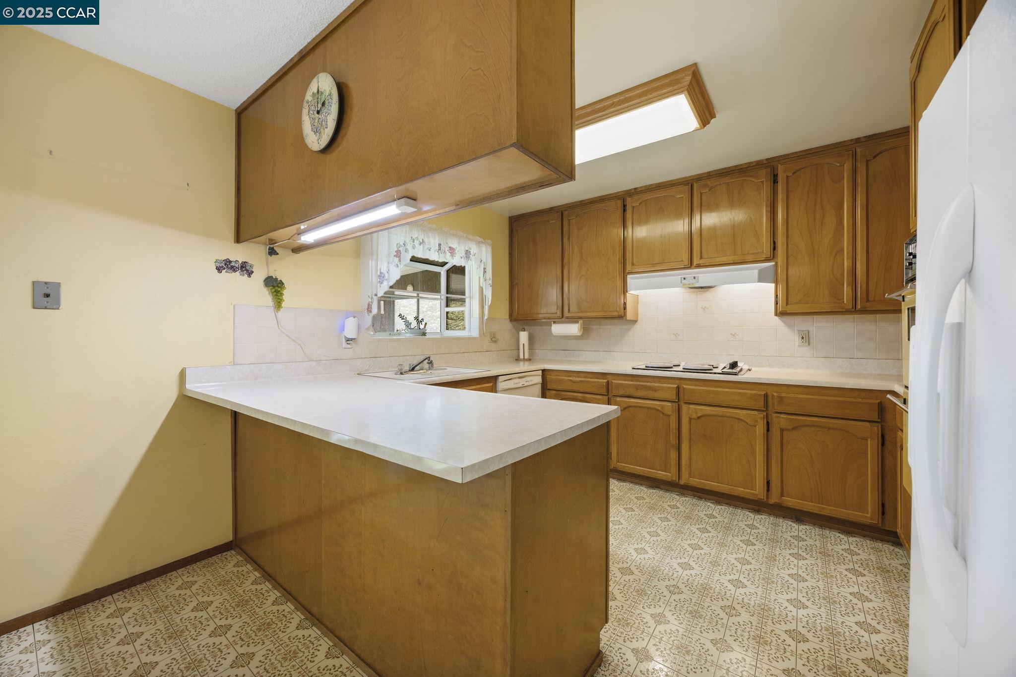 Detail Gallery Image 10 of 35 For 231 Barcelona St, Vallejo,  CA 94591 - 4 Beds | 3 Baths