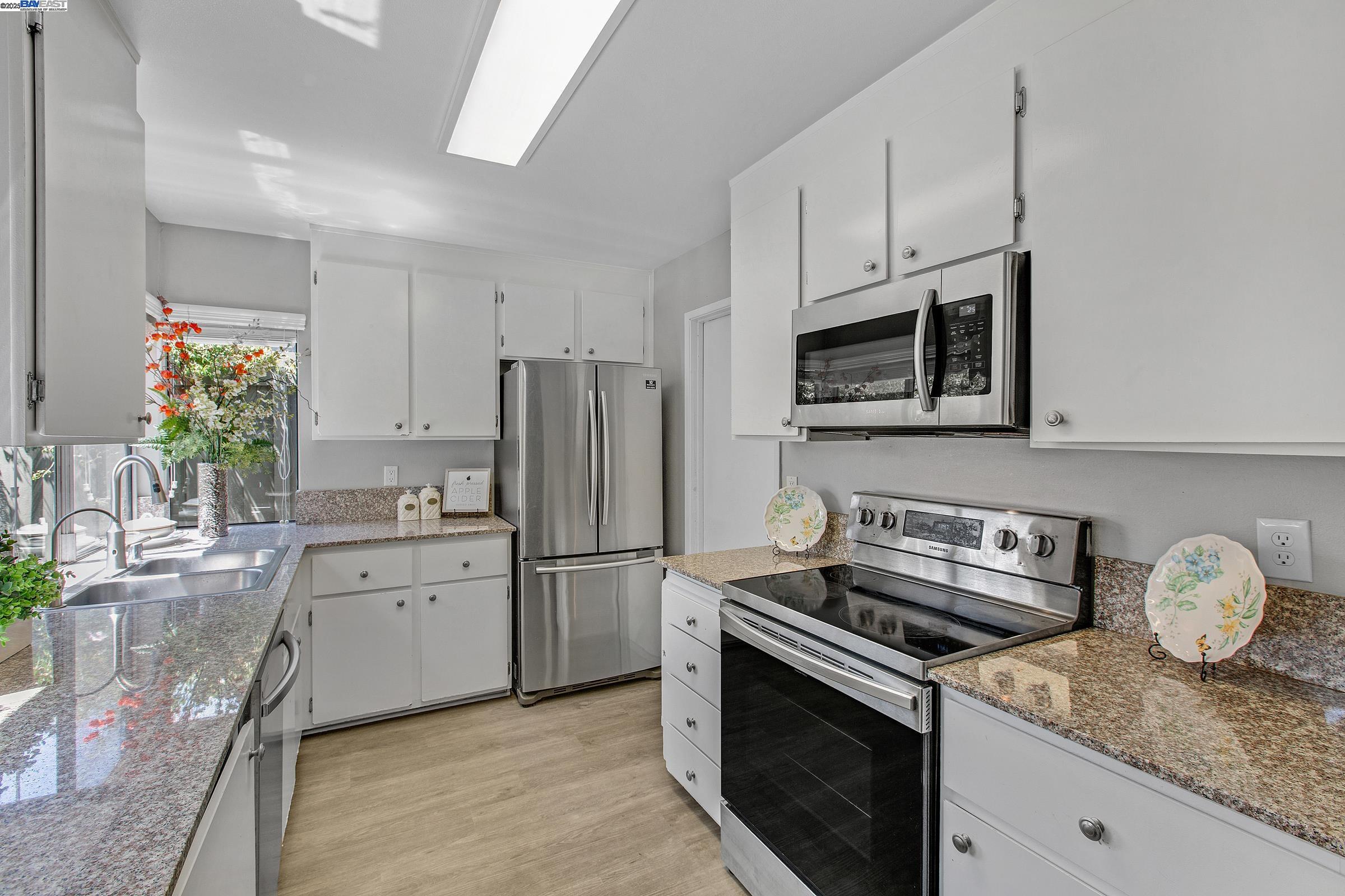 Detail Gallery Image 10 of 29 For 1328 Star Bush Ln, San Jose,  CA 95118 - 3 Beds | 2 Baths