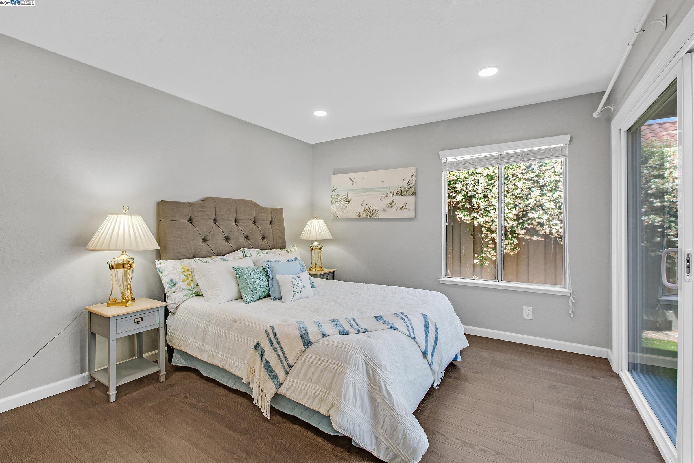 Detail Gallery Image 12 of 29 For 1328 Star Bush Ln, San Jose,  CA 95118 - 3 Beds | 2 Baths
