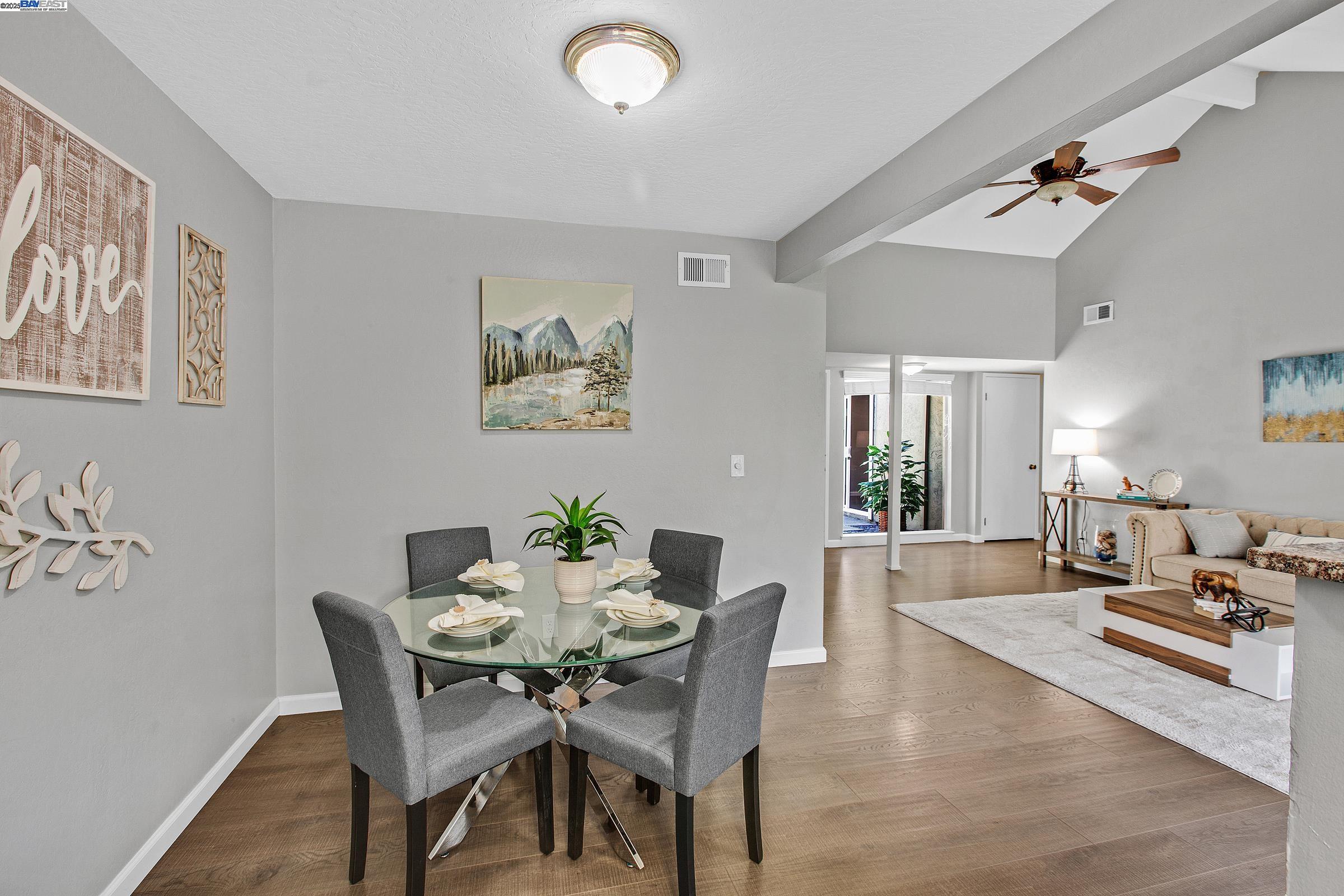 Detail Gallery Image 8 of 29 For 1328 Star Bush Ln, San Jose,  CA 95118 - 3 Beds | 2 Baths