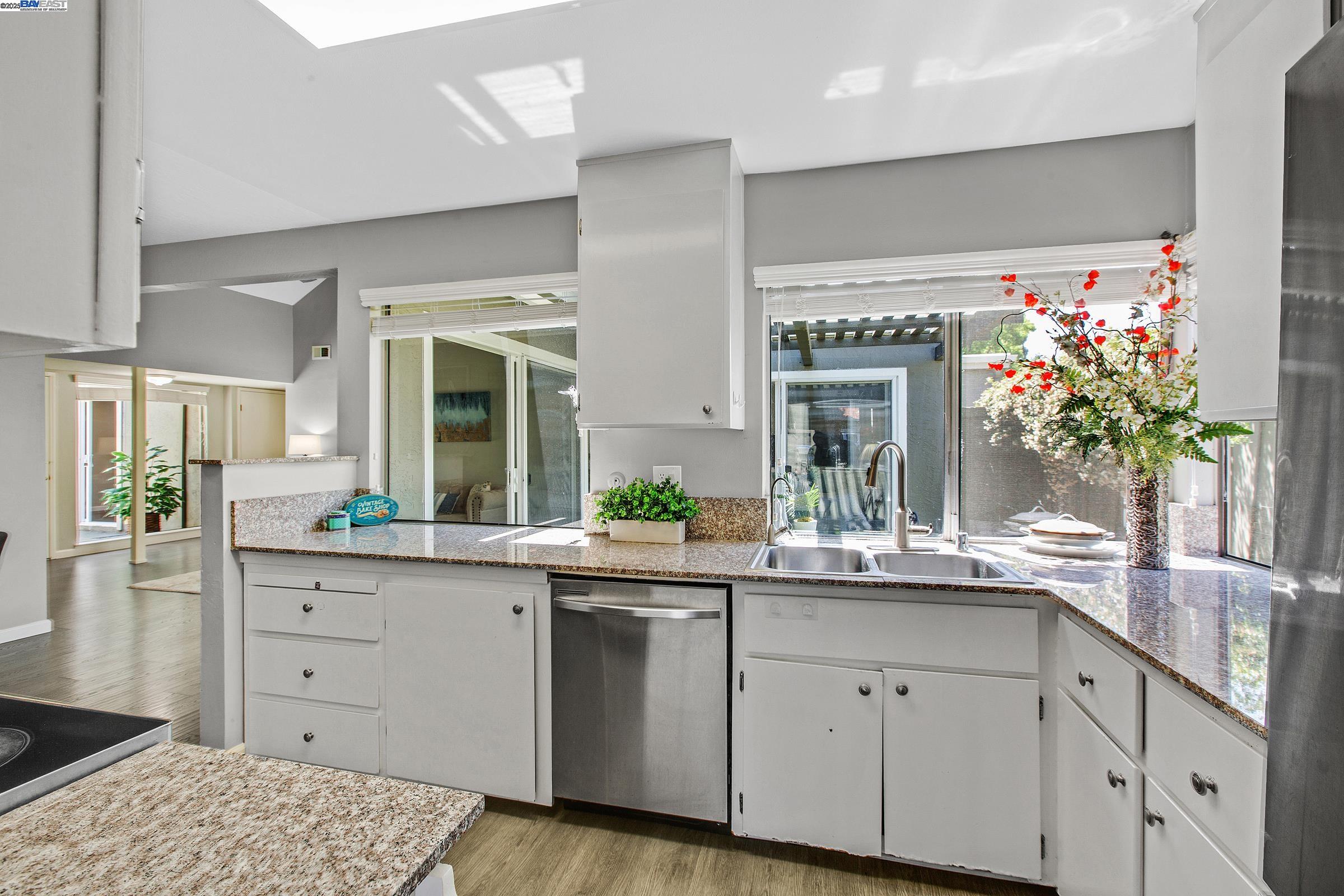 Detail Gallery Image 9 of 29 For 1328 Star Bush Ln, San Jose,  CA 95118 - 3 Beds | 2 Baths