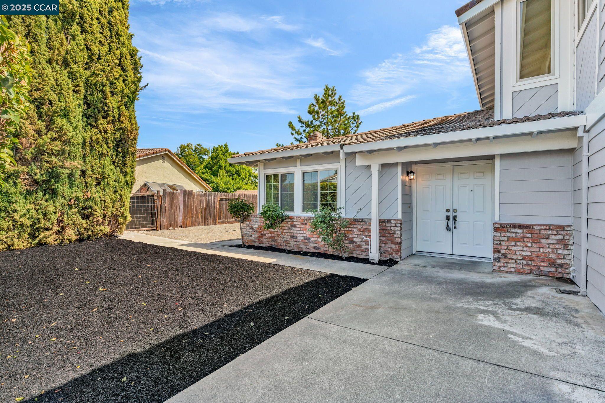 Detail Gallery Image 3 of 34 For 3240 De Anza Pl, San Ramon,  CA 94583 - 4 Beds | 2/1 Baths