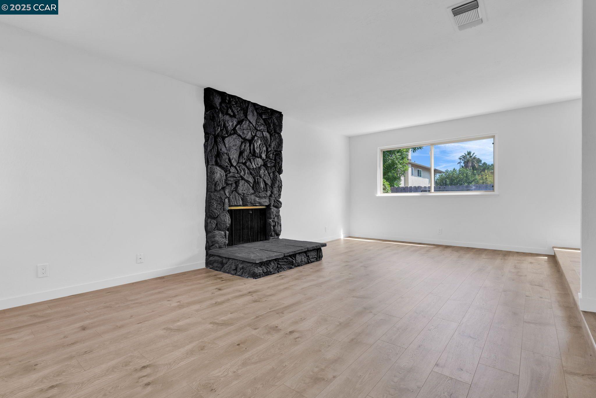 Detail Gallery Image 4 of 34 For 3240 De Anza Pl, San Ramon,  CA 94583 - 4 Beds | 2/1 Baths