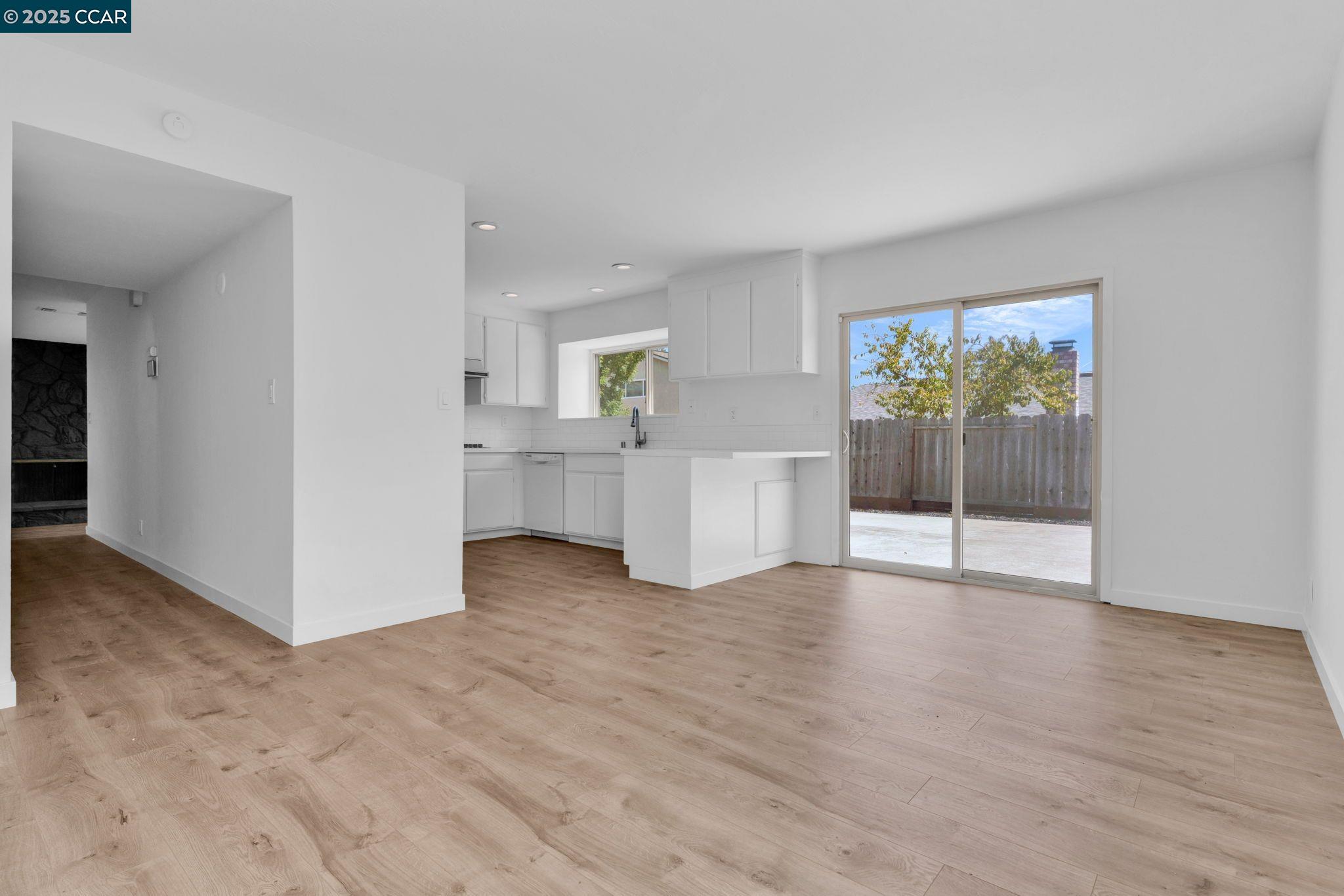 Detail Gallery Image 8 of 34 For 3240 De Anza Pl, San Ramon,  CA 94583 - 4 Beds | 2/1 Baths