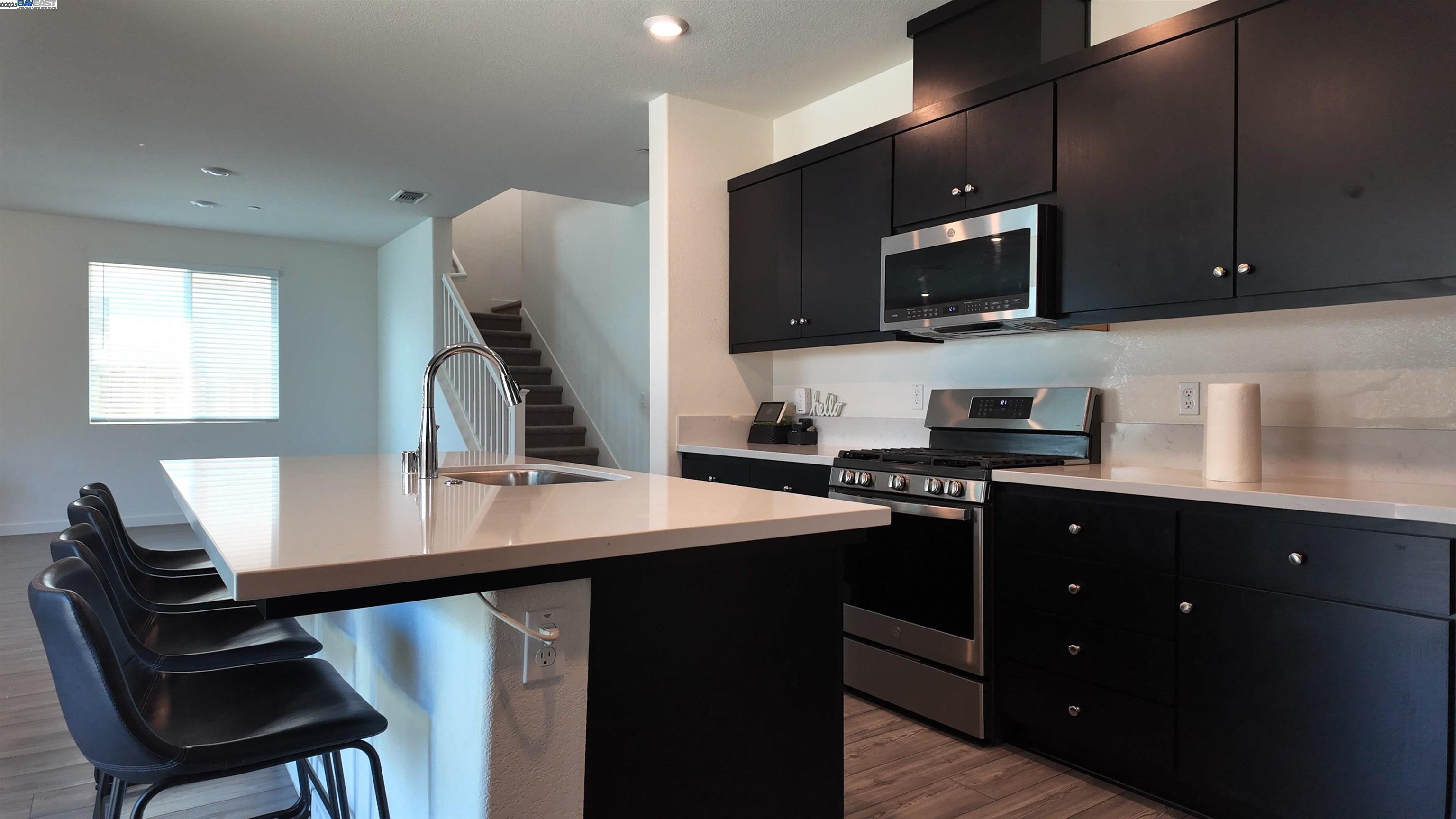 Detail Gallery Image 14 of 27 For 17516 Gemini Ct, Lathrop,  CA 95330 - 4 Beds | 3/1 Baths