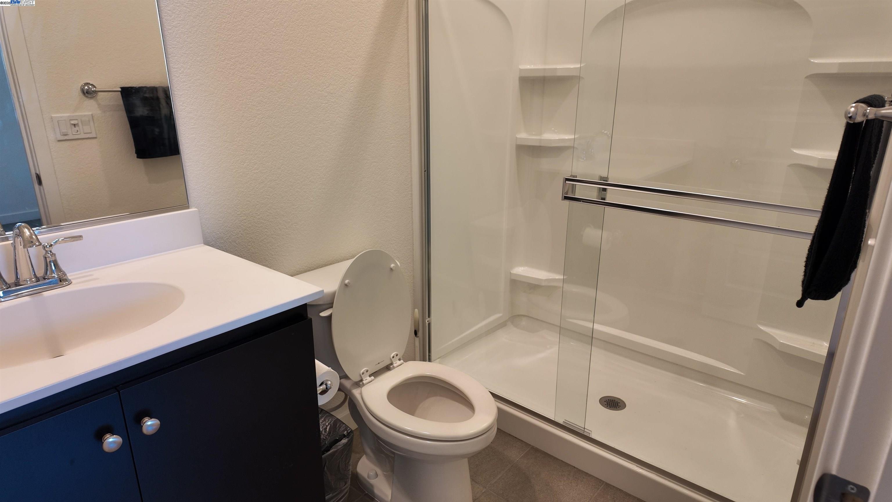 Detail Gallery Image 6 of 27 For 17516 Gemini Ct, Lathrop,  CA 95330 - 4 Beds | 3/1 Baths