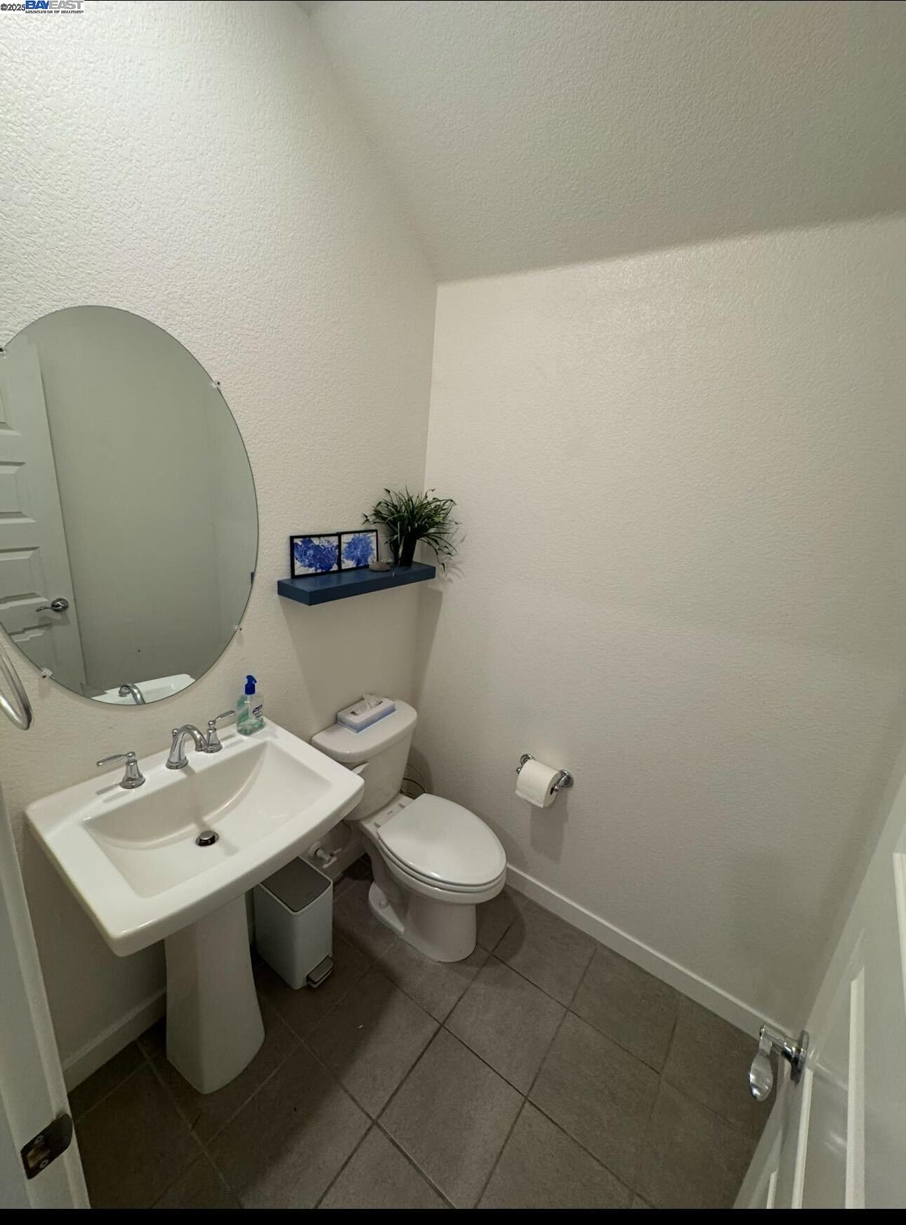 Detail Gallery Image 8 of 27 For 17516 Gemini Ct, Lathrop,  CA 95330 - 4 Beds | 3/1 Baths