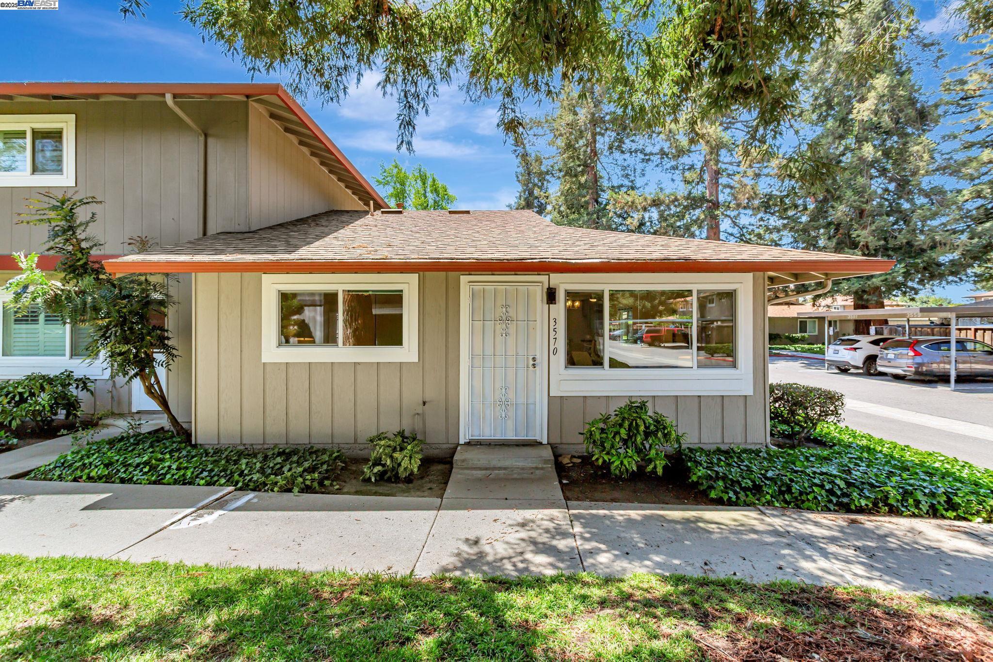 Detail Gallery Image 2 of 32 For 3570 Dalton Cmn, Fremont,  CA 94536 - 2 Beds | 1 Baths