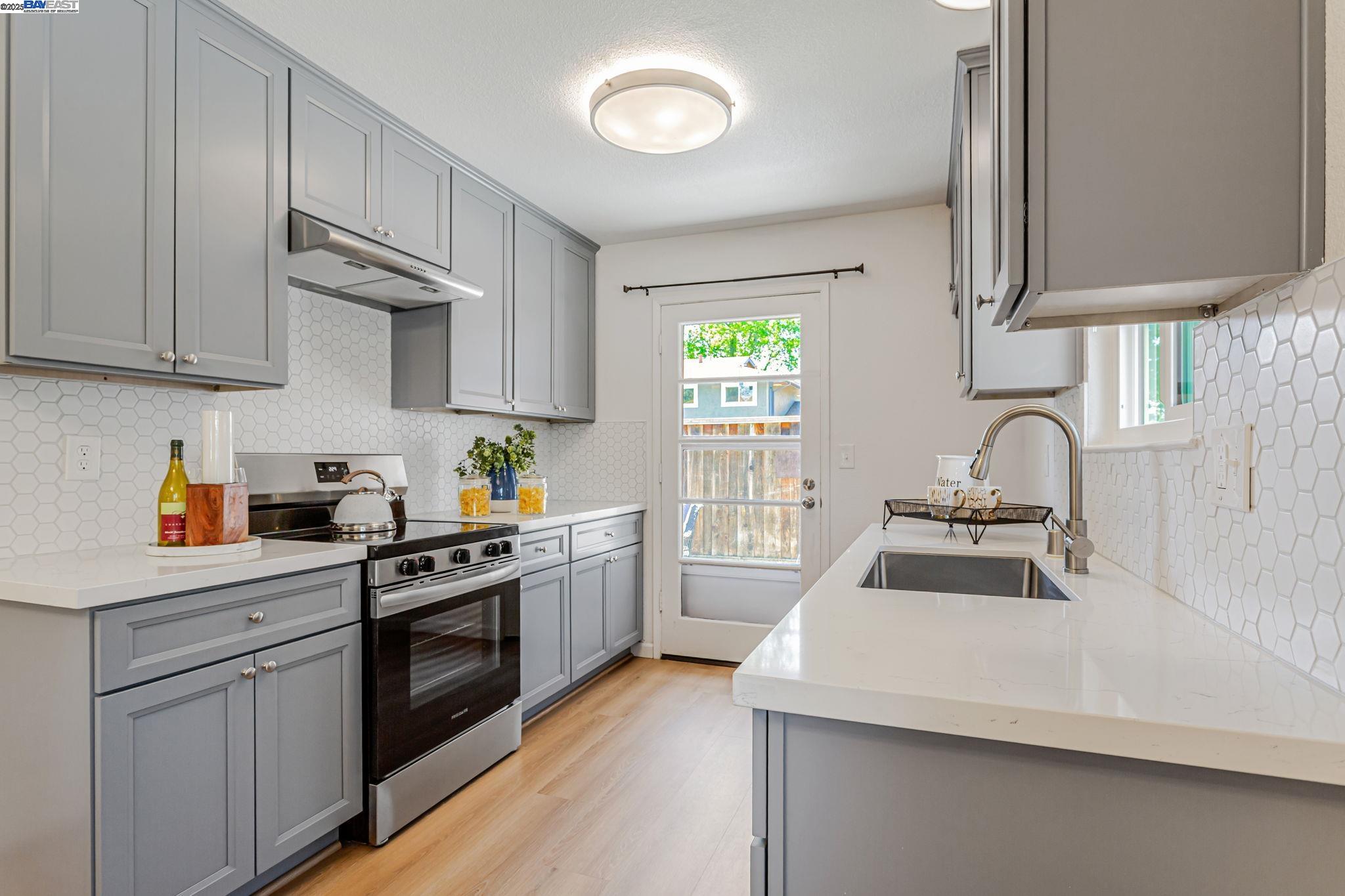 Detail Gallery Image 7 of 32 For 3570 Dalton Cmn, Fremont,  CA 94536 - 2 Beds | 1 Baths