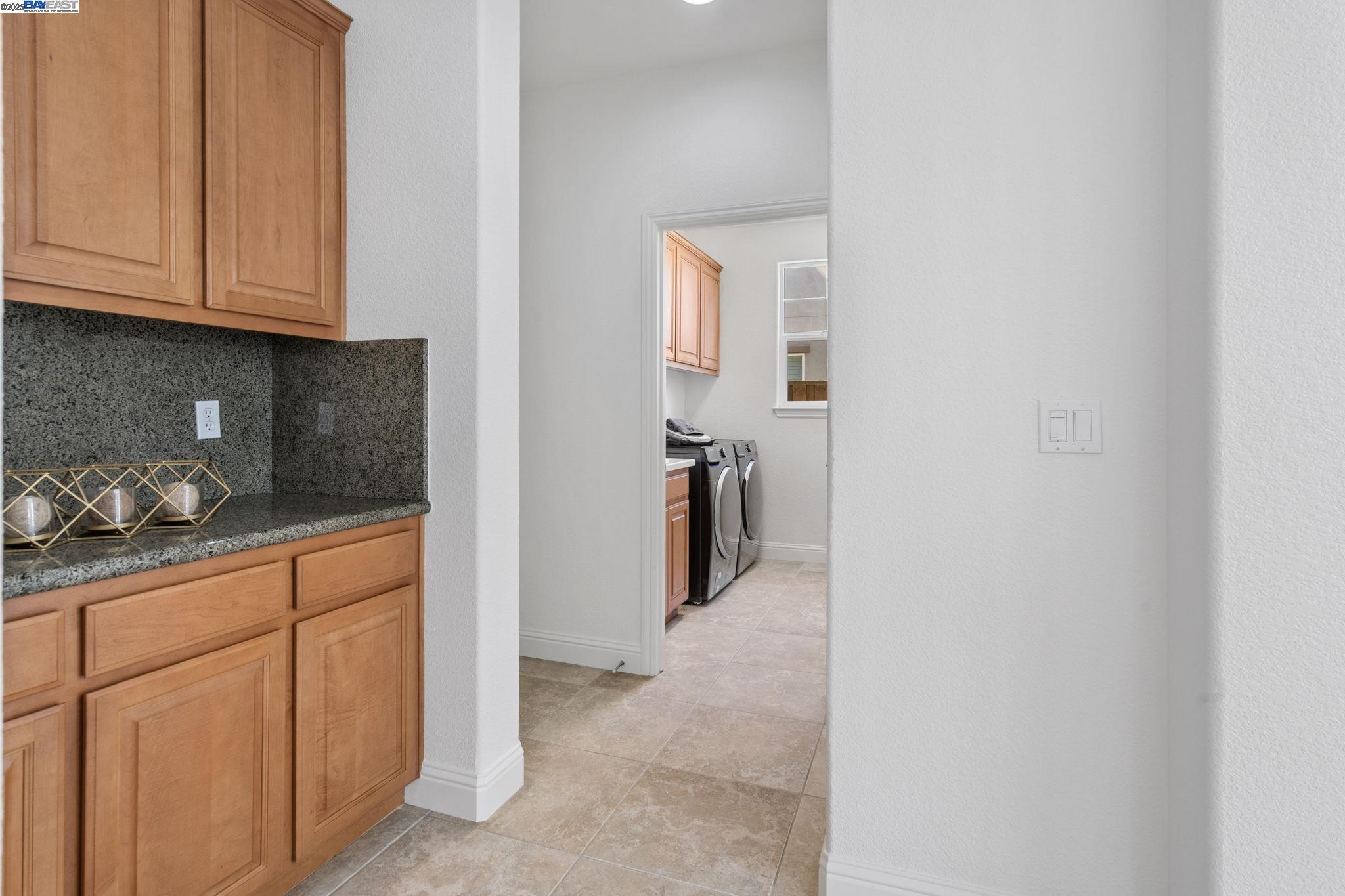 Detail Gallery Image 14 of 57 For 408 N Sierra Madre St, Mountain House,  CA 95391 - 4 Beds | 3 Baths