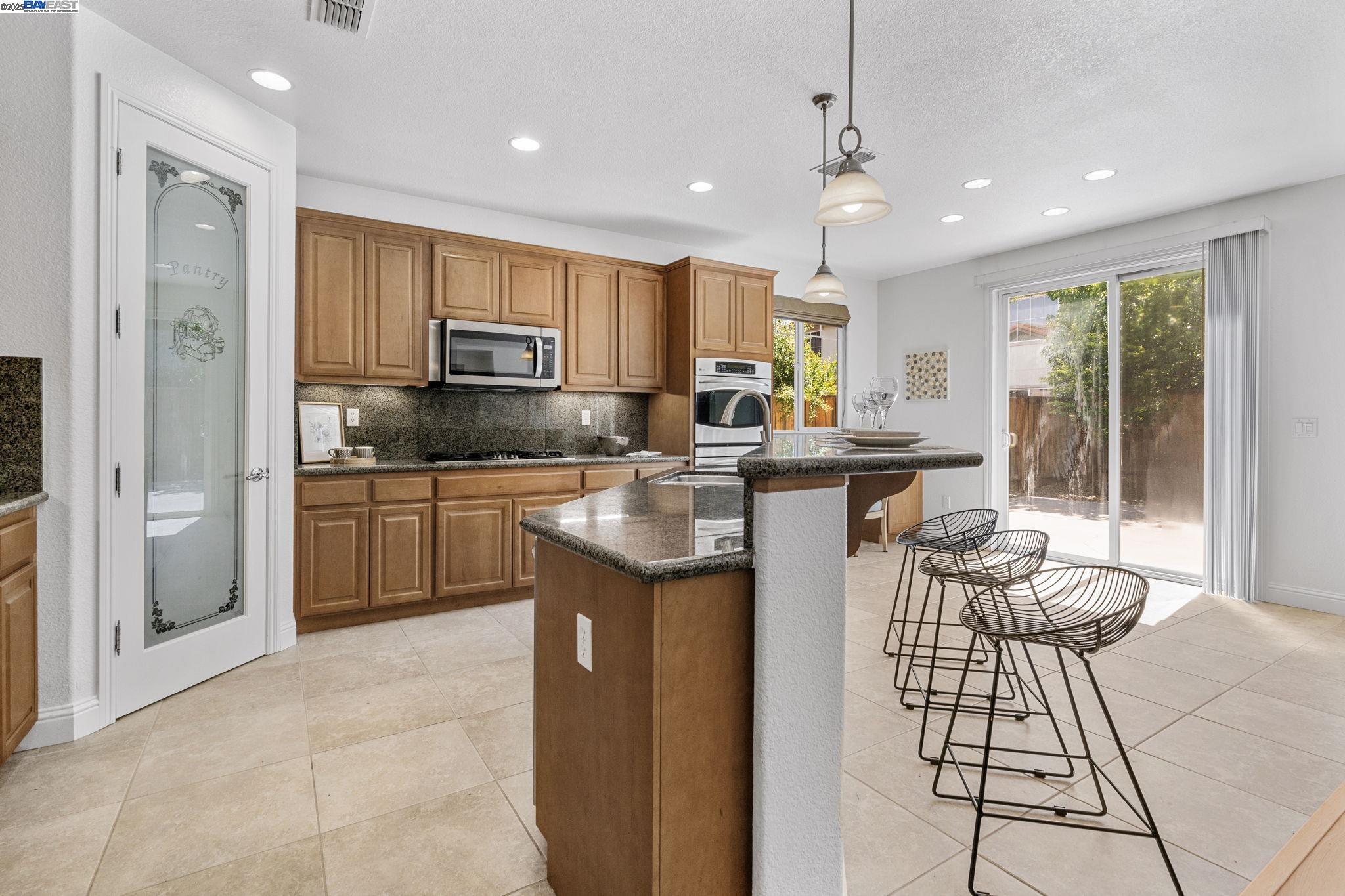 Detail Gallery Image 24 of 57 For 408 N Sierra Madre St, Mountain House,  CA 95391 - 4 Beds | 3 Baths