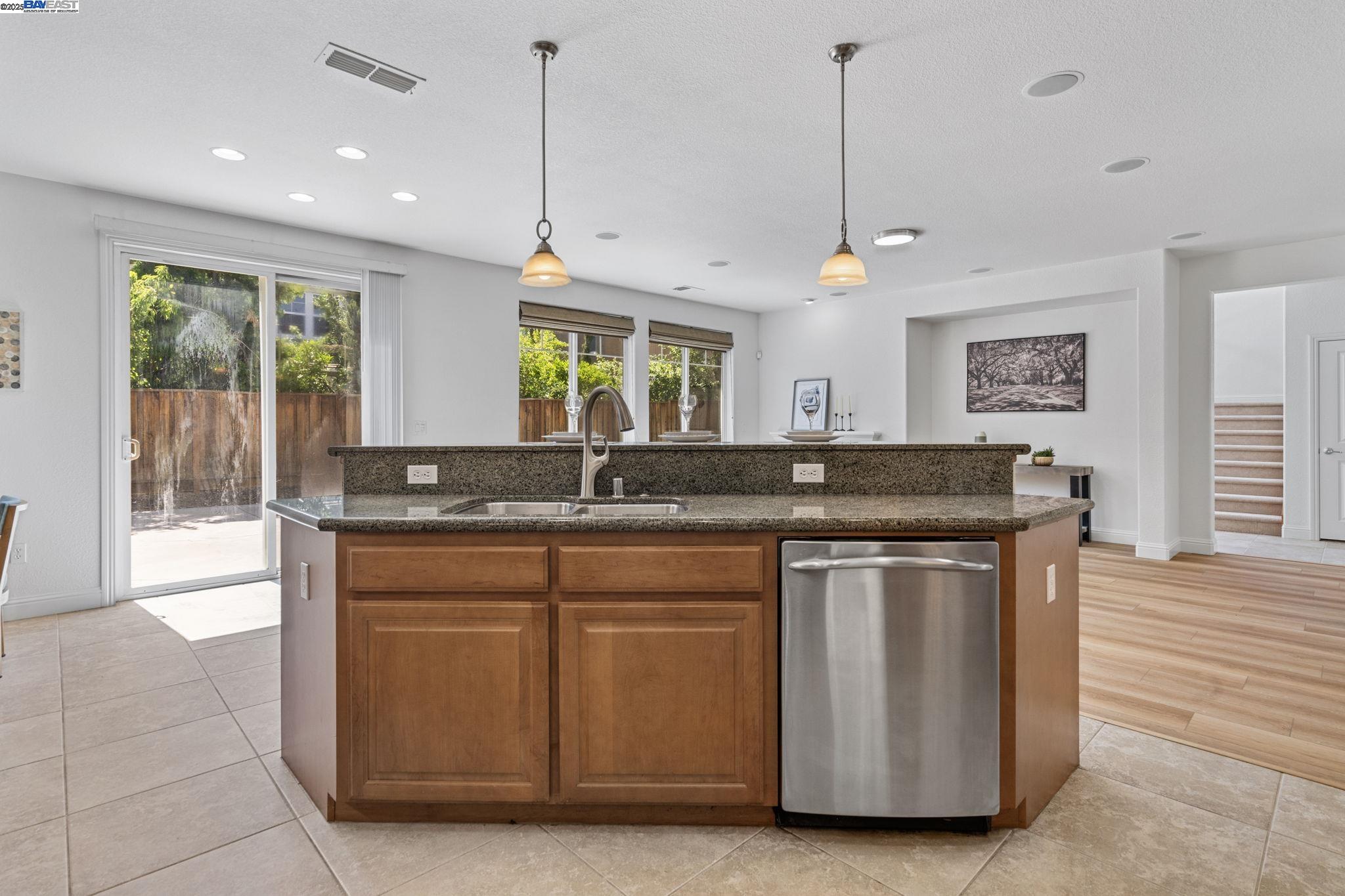 Detail Gallery Image 27 of 57 For 408 N Sierra Madre St, Mountain House,  CA 95391 - 4 Beds | 3 Baths