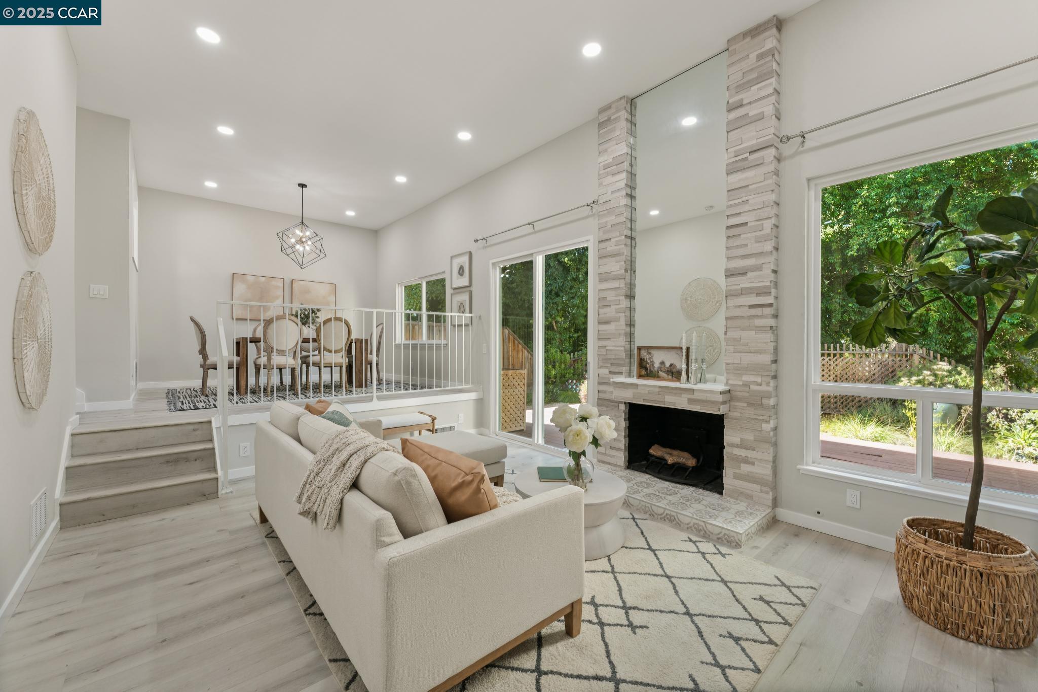 Detail Gallery Image 14 of 38 For 332 Kinross Dr, Walnut Creek,  CA 94598 - 3 Beds | 2/1 Baths