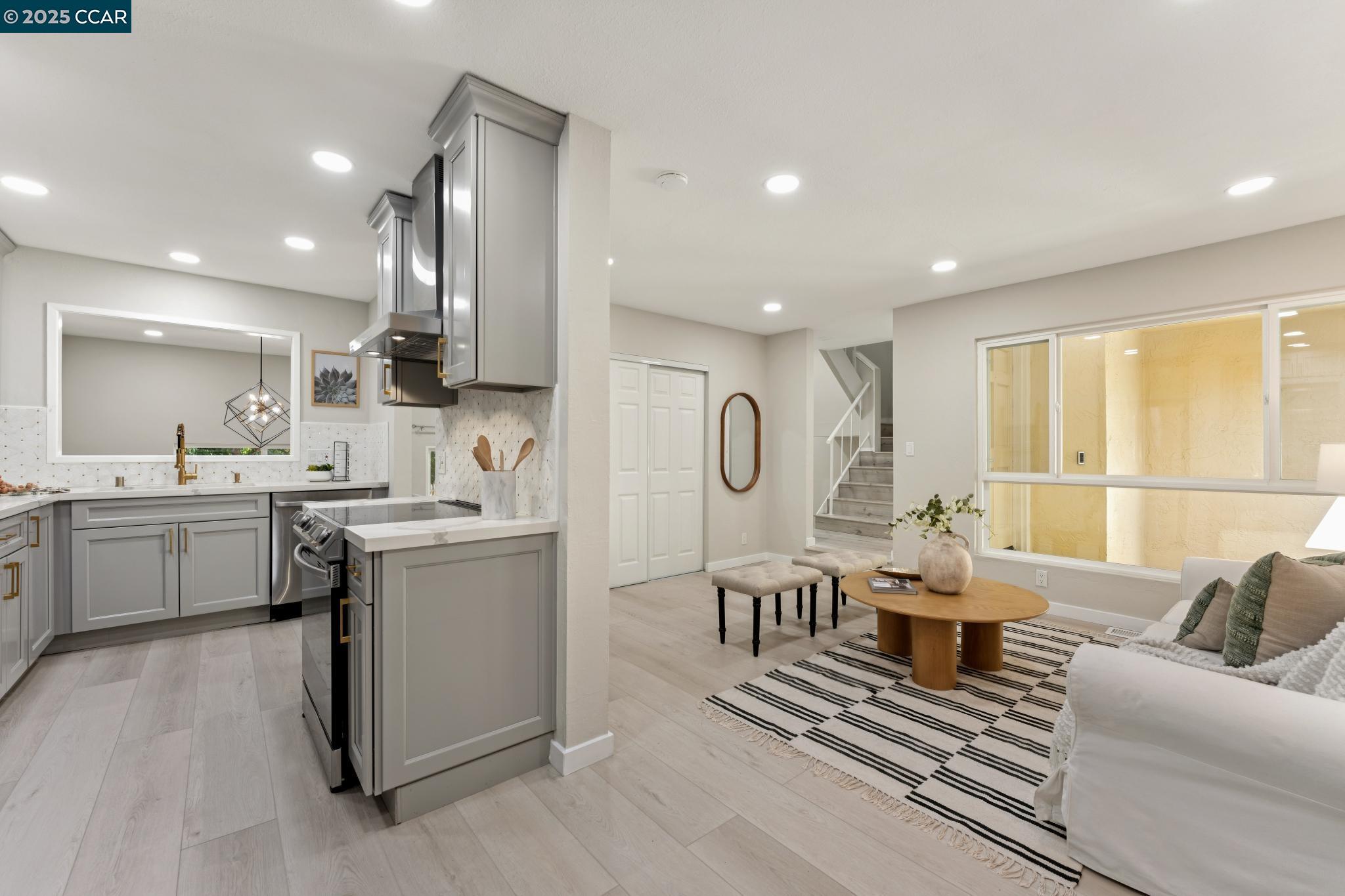 Detail Gallery Image 9 of 38 For 332 Kinross Dr, Walnut Creek,  CA 94598 - 3 Beds | 2/1 Baths