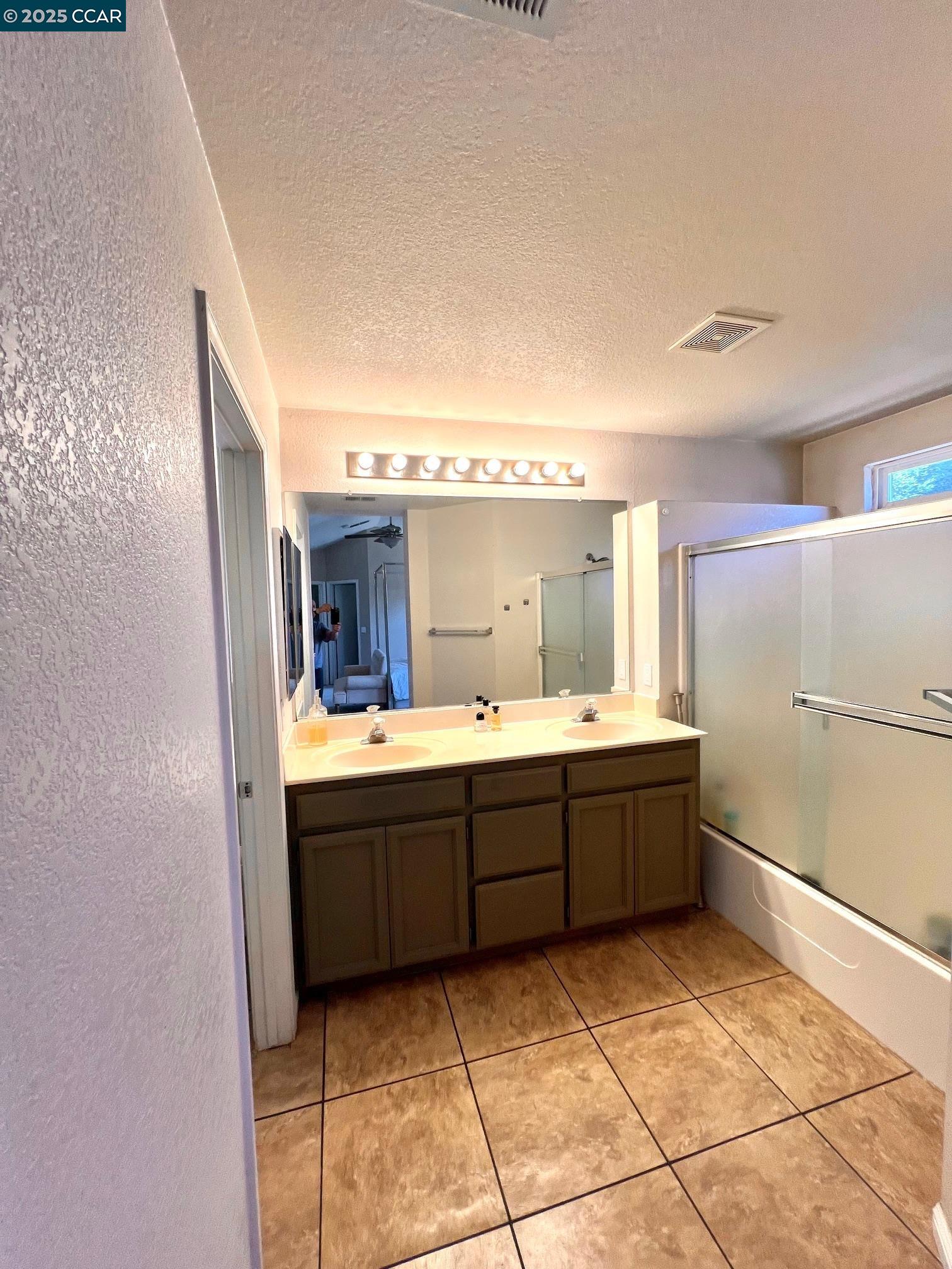 Detail Gallery Image 14 of 17 For 1481 Heatherfield Way, Tracy,  CA 95376 - 3 Beds | 2/1 Baths