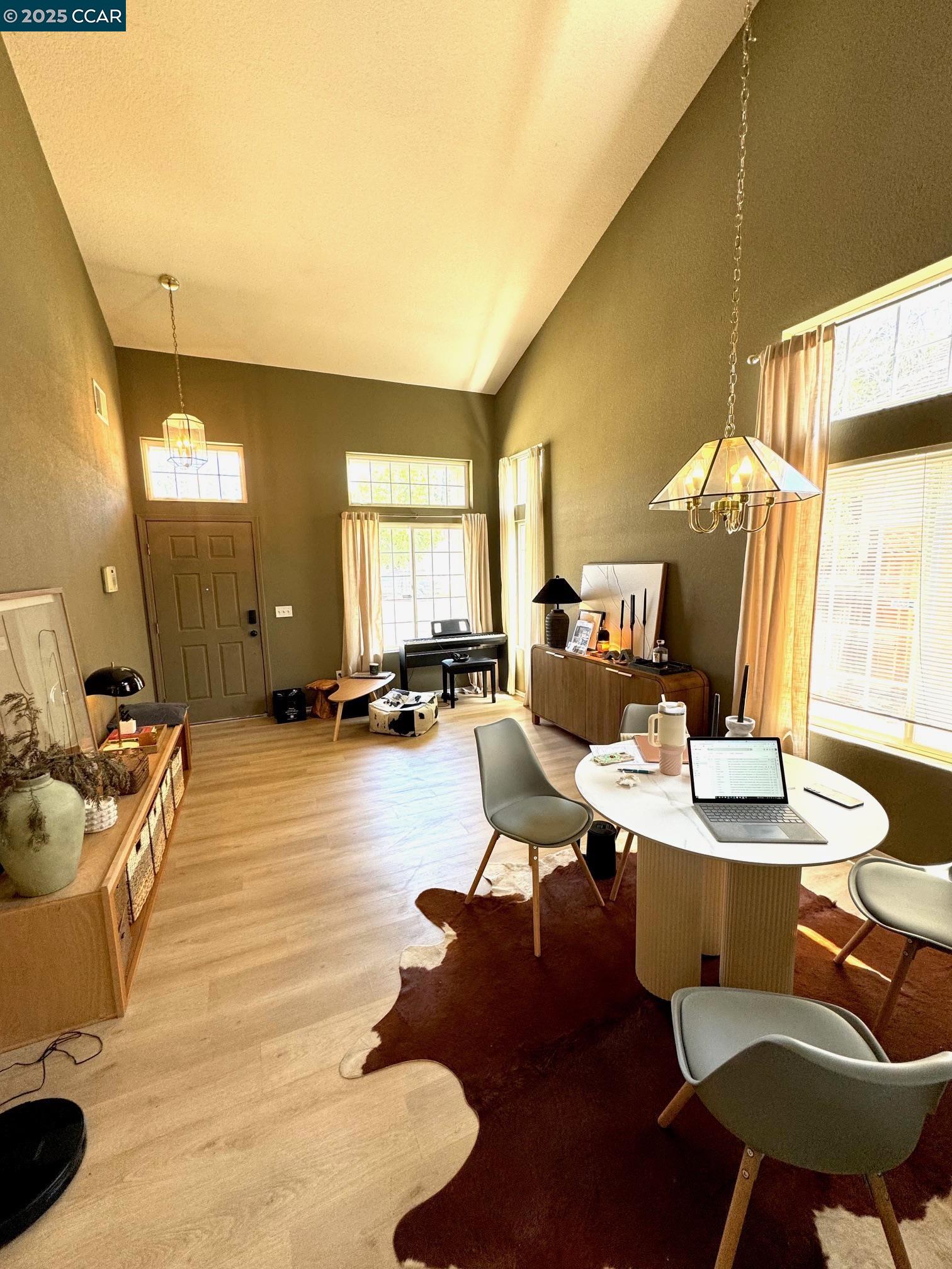 Detail Gallery Image 8 of 17 For 1481 Heatherfield Way, Tracy,  CA 95376 - 3 Beds | 2/1 Baths