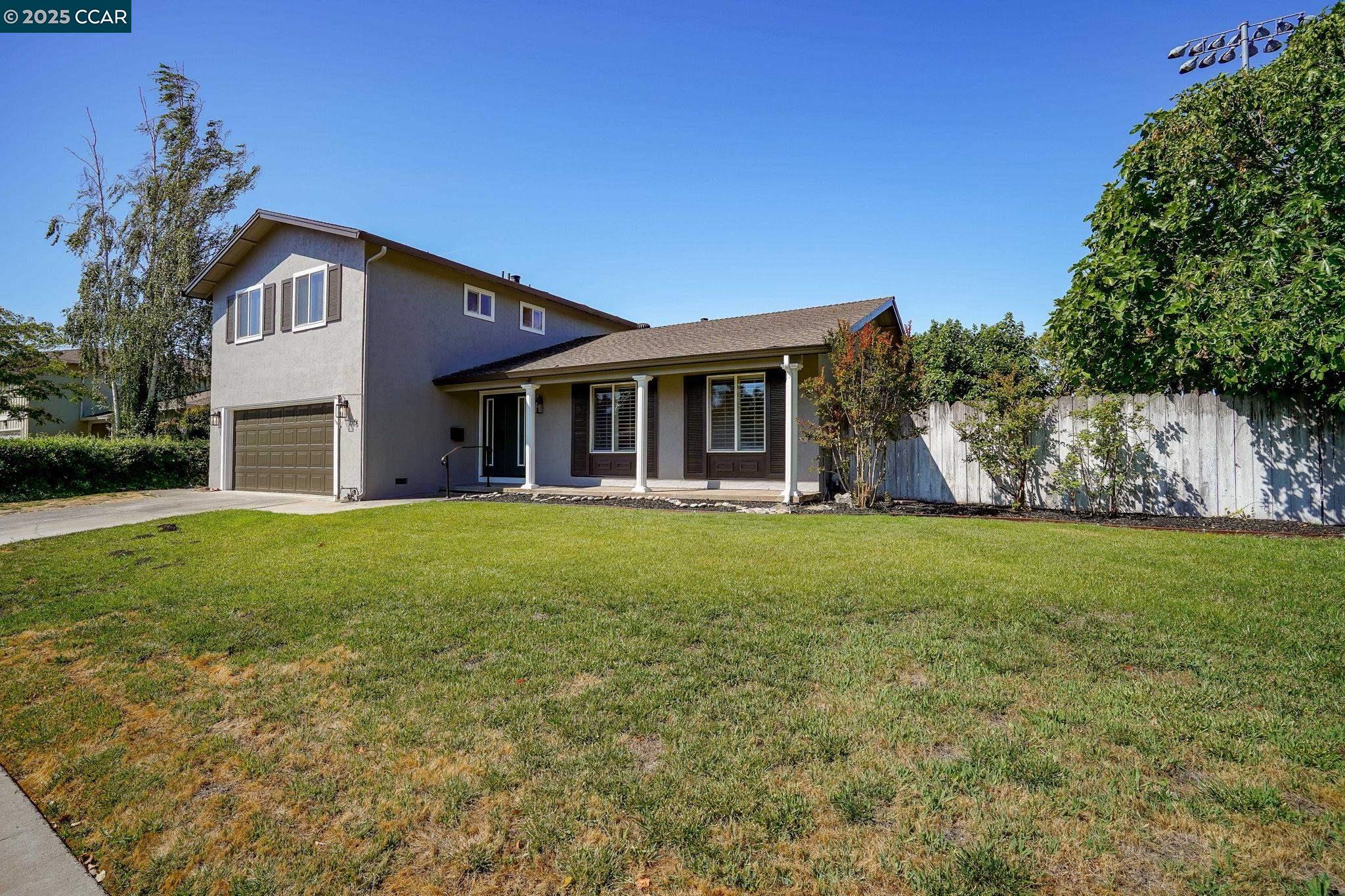 Detail Gallery Image 2 of 37 For 715 Graymont Circle, Concord,  CA 94518 - 4 Beds | 2/1 Baths