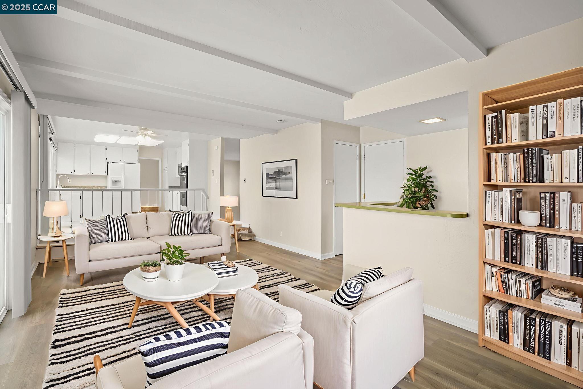 Detail Gallery Image 15 of 37 For 715 Graymont Circle, Concord,  CA 94518 - 4 Beds | 2/1 Baths