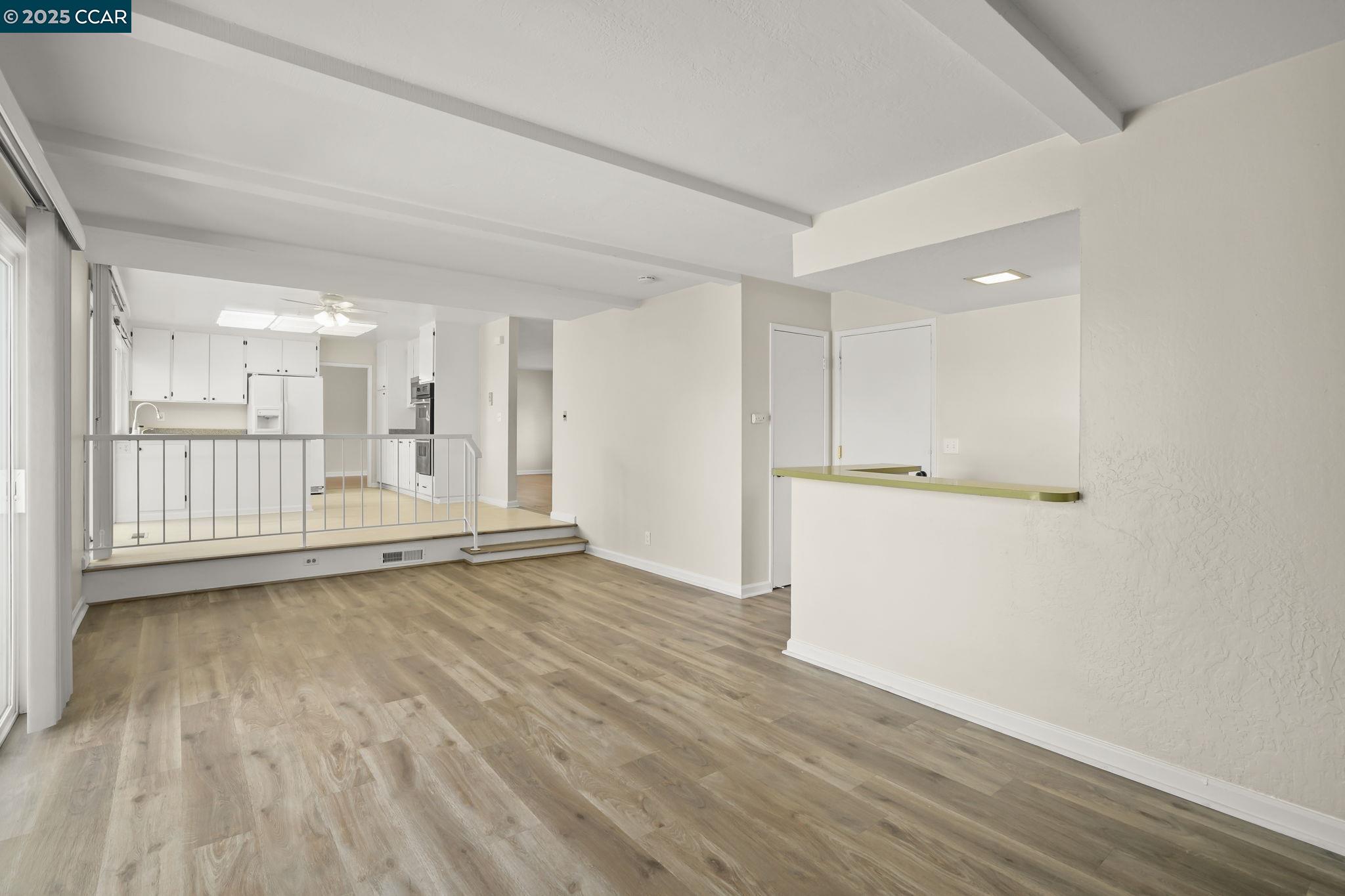 Detail Gallery Image 16 of 37 For 715 Graymont Circle, Concord,  CA 94518 - 4 Beds | 2/1 Baths