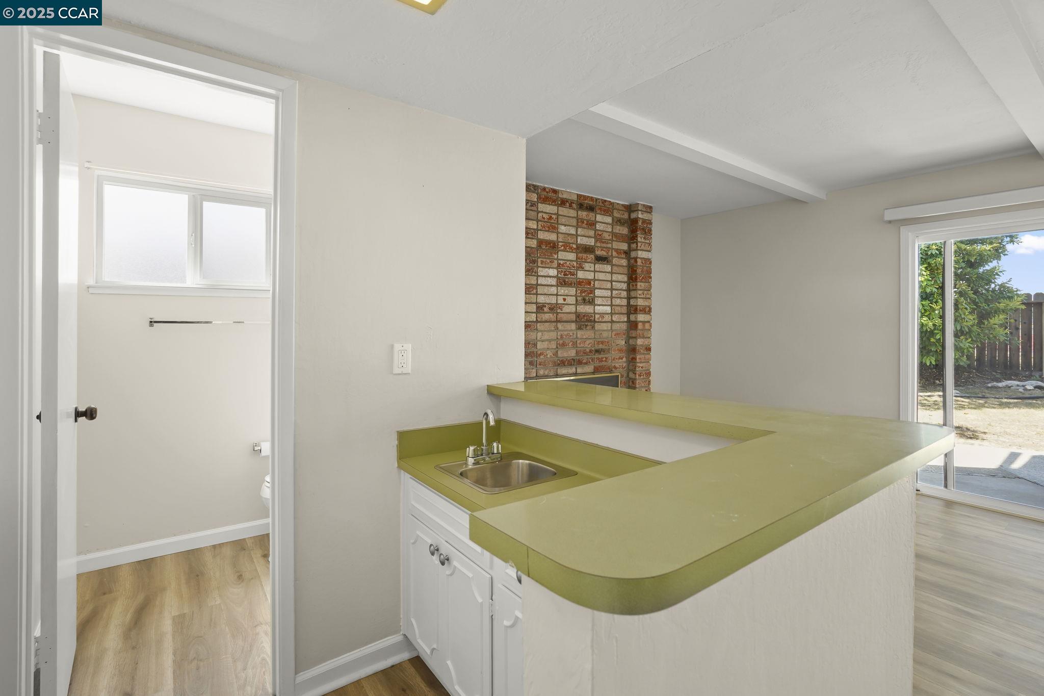 Detail Gallery Image 17 of 37 For 715 Graymont Circle, Concord,  CA 94518 - 4 Beds | 2/1 Baths
