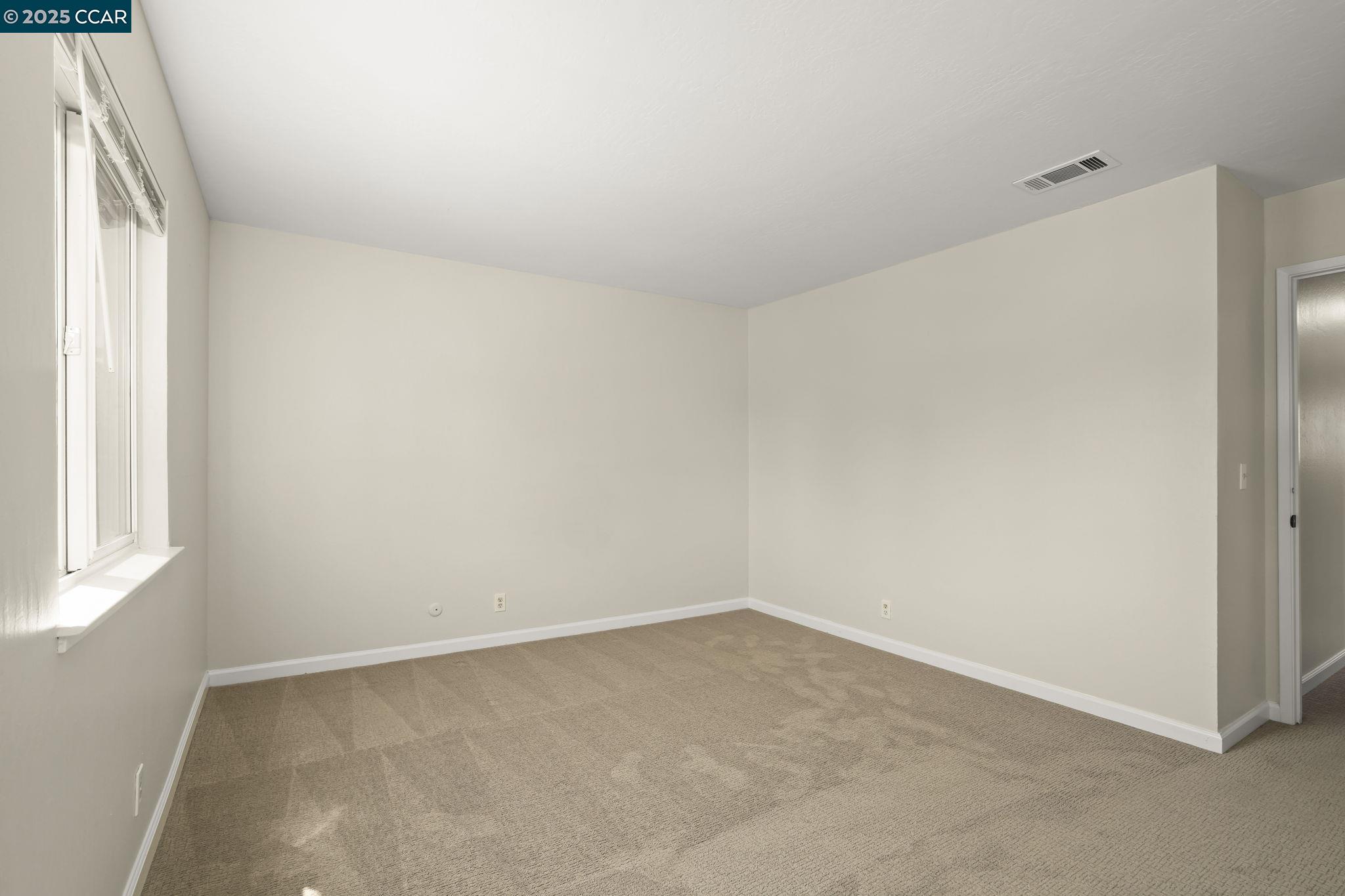 Detail Gallery Image 18 of 37 For 715 Graymont Circle, Concord,  CA 94518 - 4 Beds | 2/1 Baths