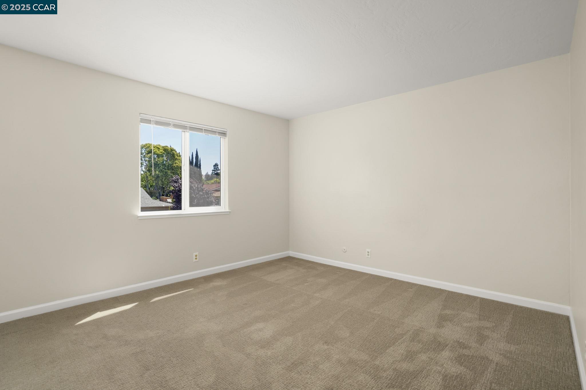 Detail Gallery Image 20 of 37 For 715 Graymont Circle, Concord,  CA 94518 - 4 Beds | 2/1 Baths