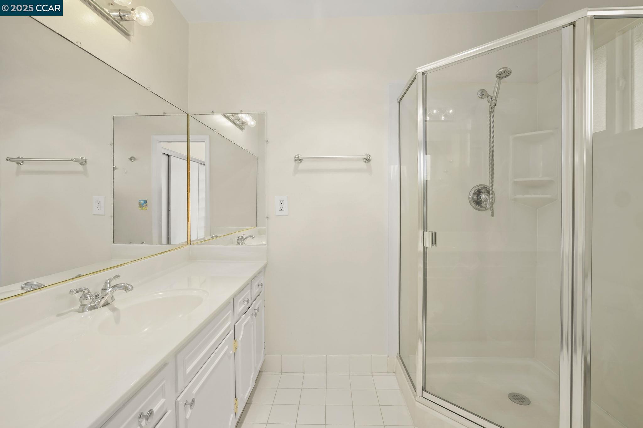 Detail Gallery Image 23 of 37 For 715 Graymont Circle, Concord,  CA 94518 - 4 Beds | 2/1 Baths