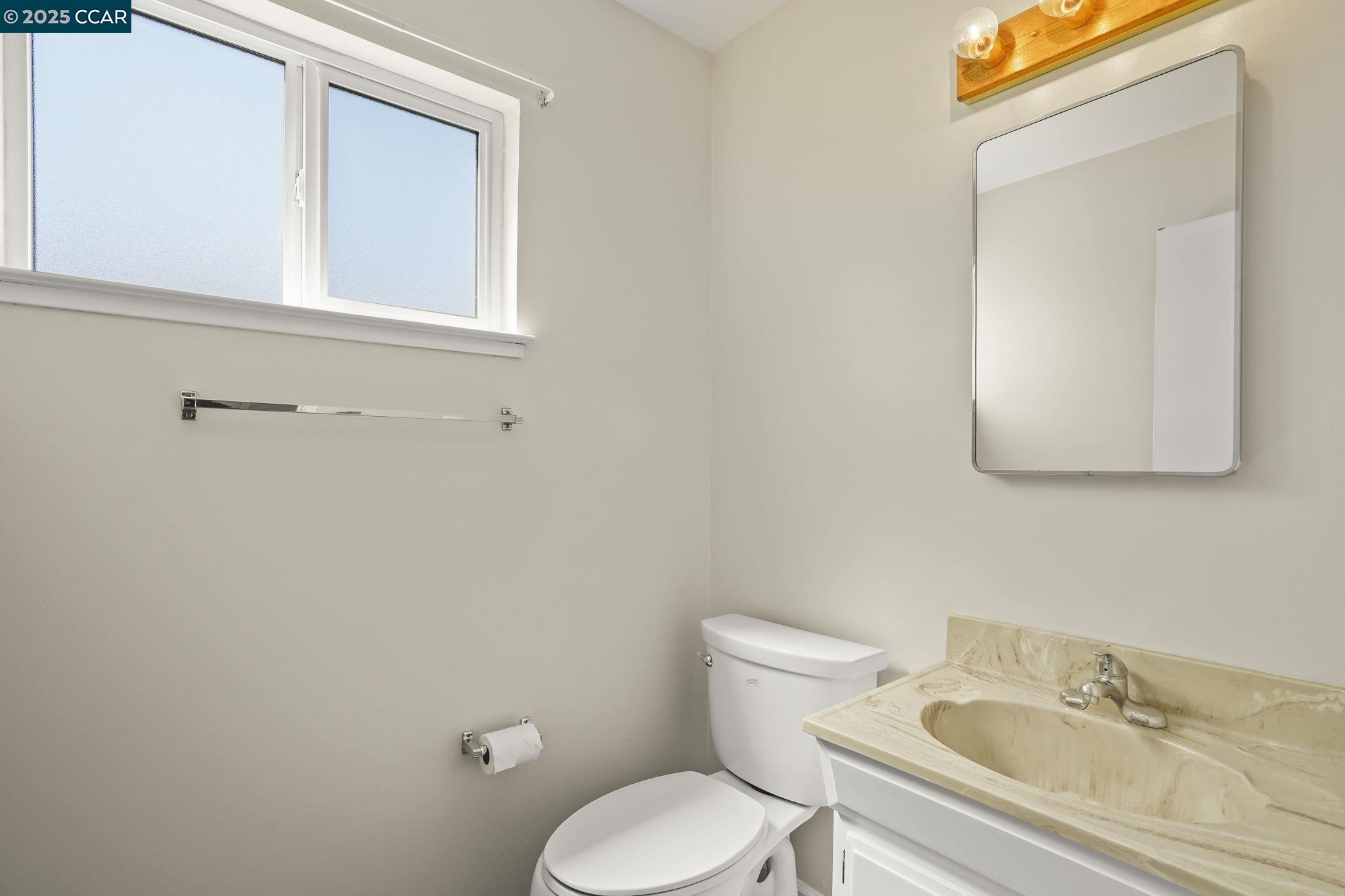 Detail Gallery Image 29 of 37 For 715 Graymont Circle, Concord,  CA 94518 - 4 Beds | 2/1 Baths