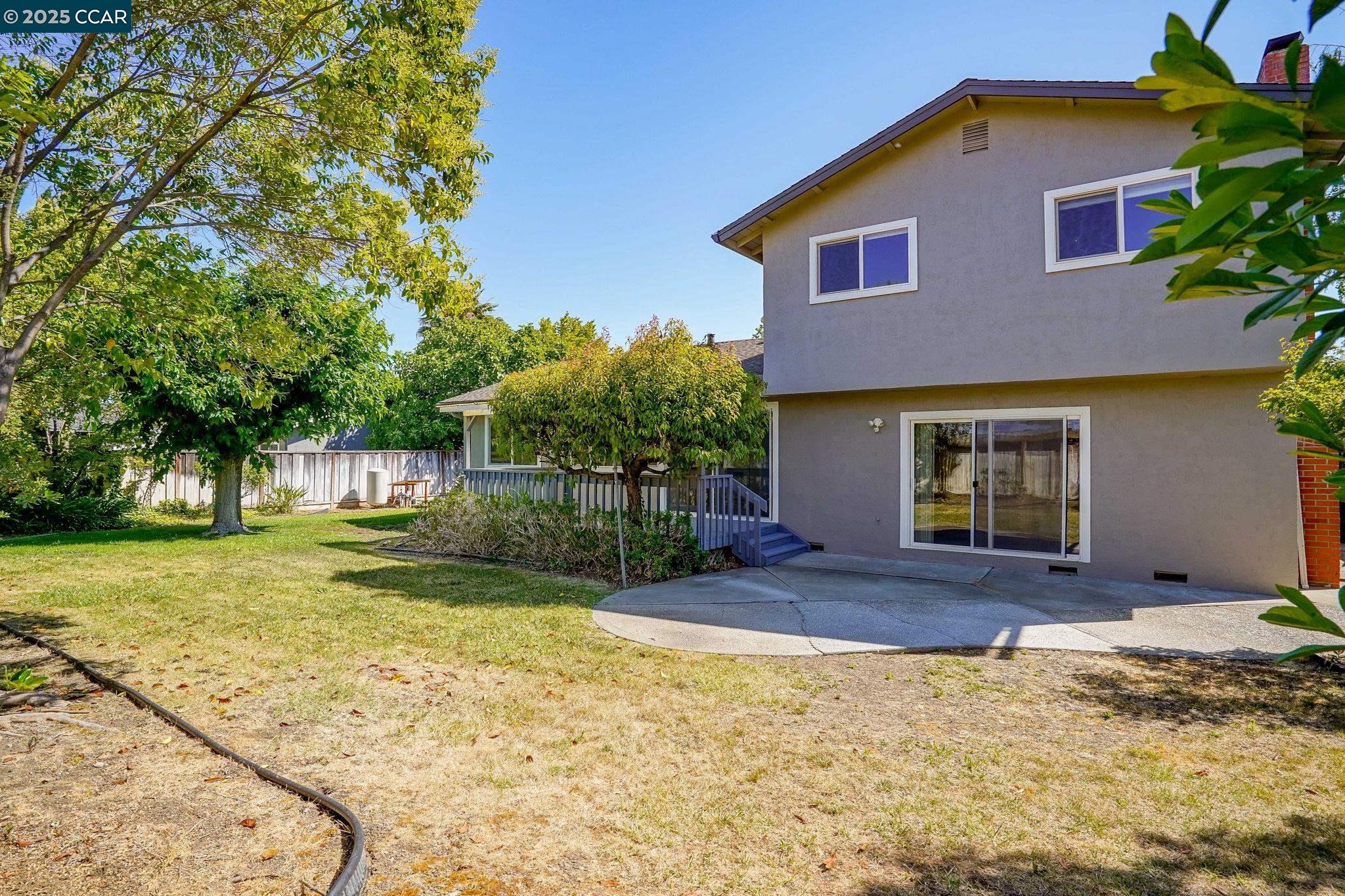 Detail Gallery Image 33 of 37 For 715 Graymont Circle, Concord,  CA 94518 - 4 Beds | 2/1 Baths