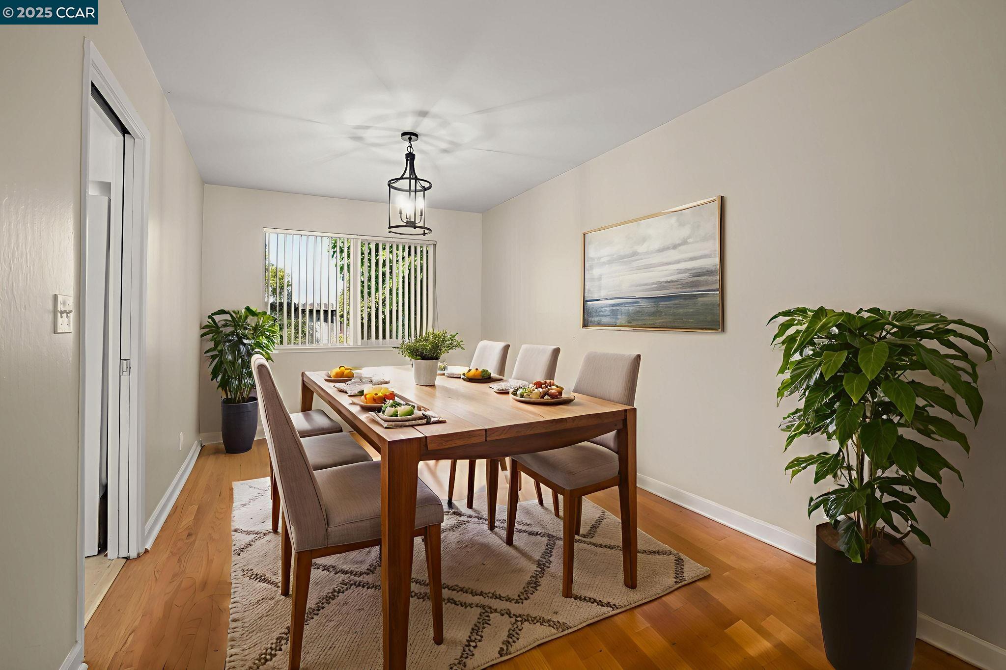 Detail Gallery Image 7 of 37 For 715 Graymont Circle, Concord,  CA 94518 - 4 Beds | 2/1 Baths