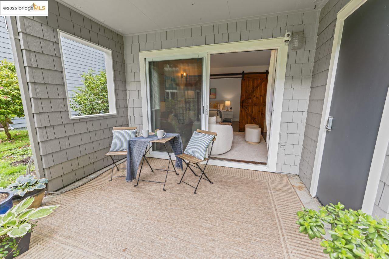 Detail Gallery Image 7 of 33 For 50 Emery Bay Drive, Emeryville,  CA 94608 - 2 Beds | 1 Baths