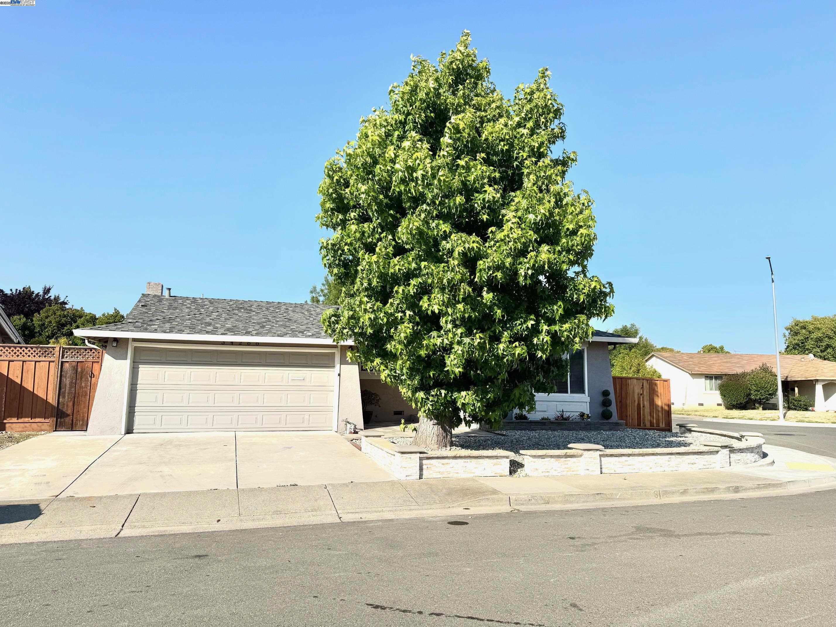 Detail Gallery Image 2 of 38 For 34288 Torrington Pl, Fremont,  CA 94555 - 4 Beds | 2 Baths