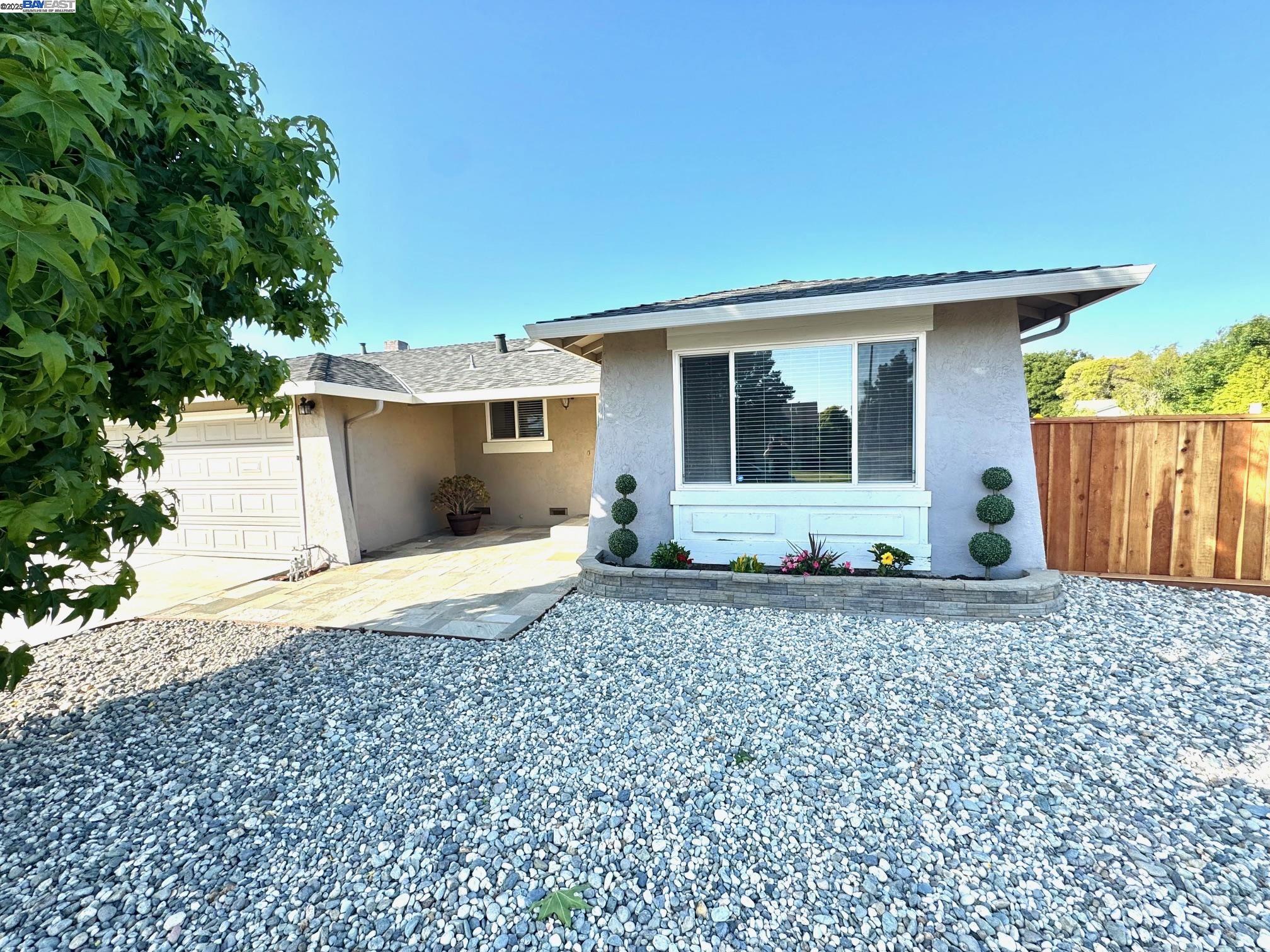 Detail Gallery Image 3 of 38 For 34288 Torrington Pl, Fremont,  CA 94555 - 4 Beds | 2 Baths
