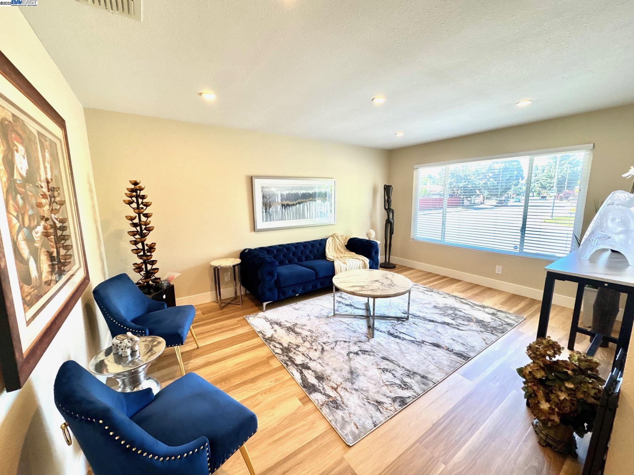 Detail Gallery Image 9 of 38 For 34288 Torrington Pl, Fremont,  CA 94555 - 4 Beds | 2 Baths