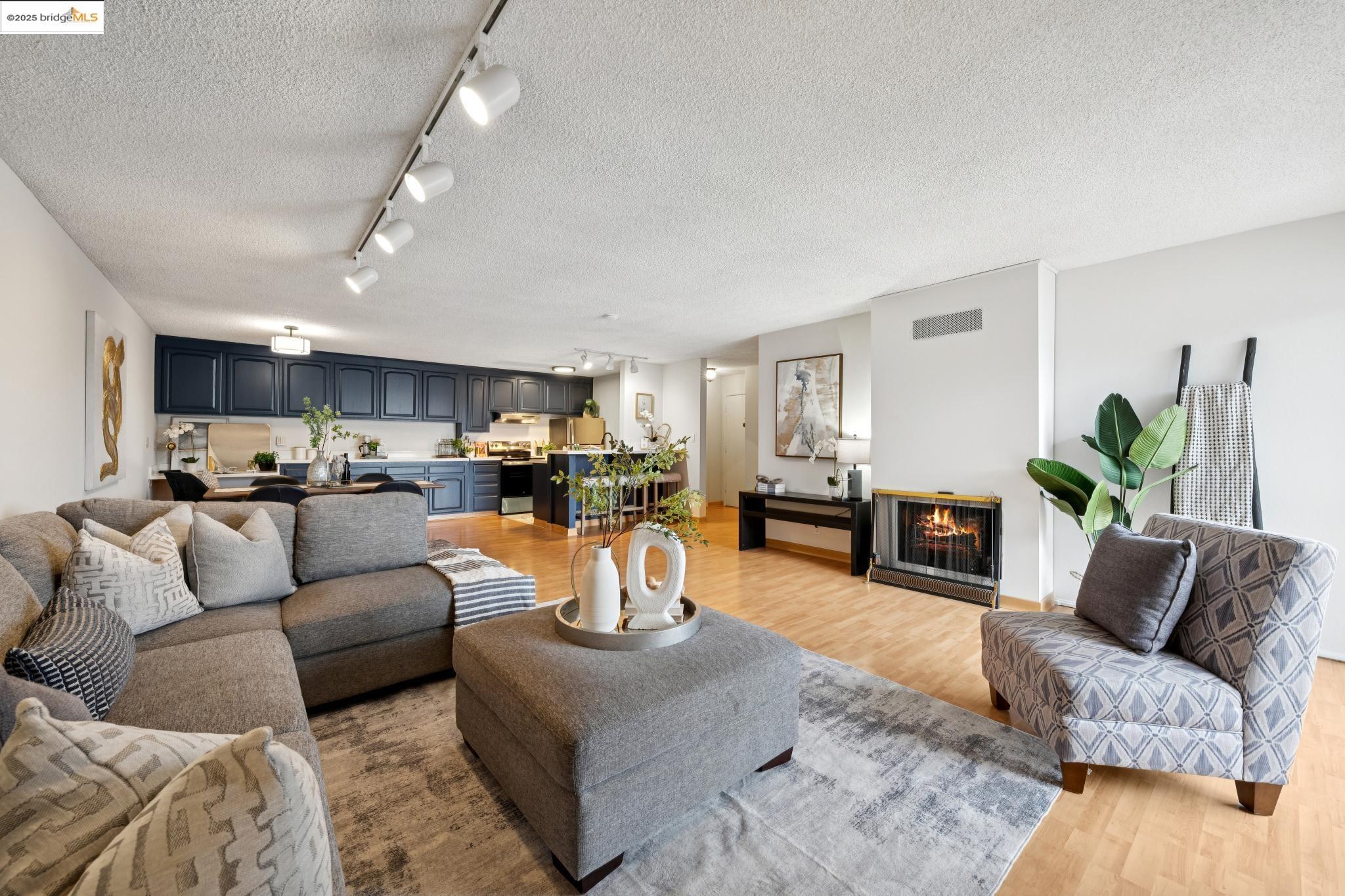 Thumbnail for 960 Shorepoint Ct #320,  Alameda, CA 94501